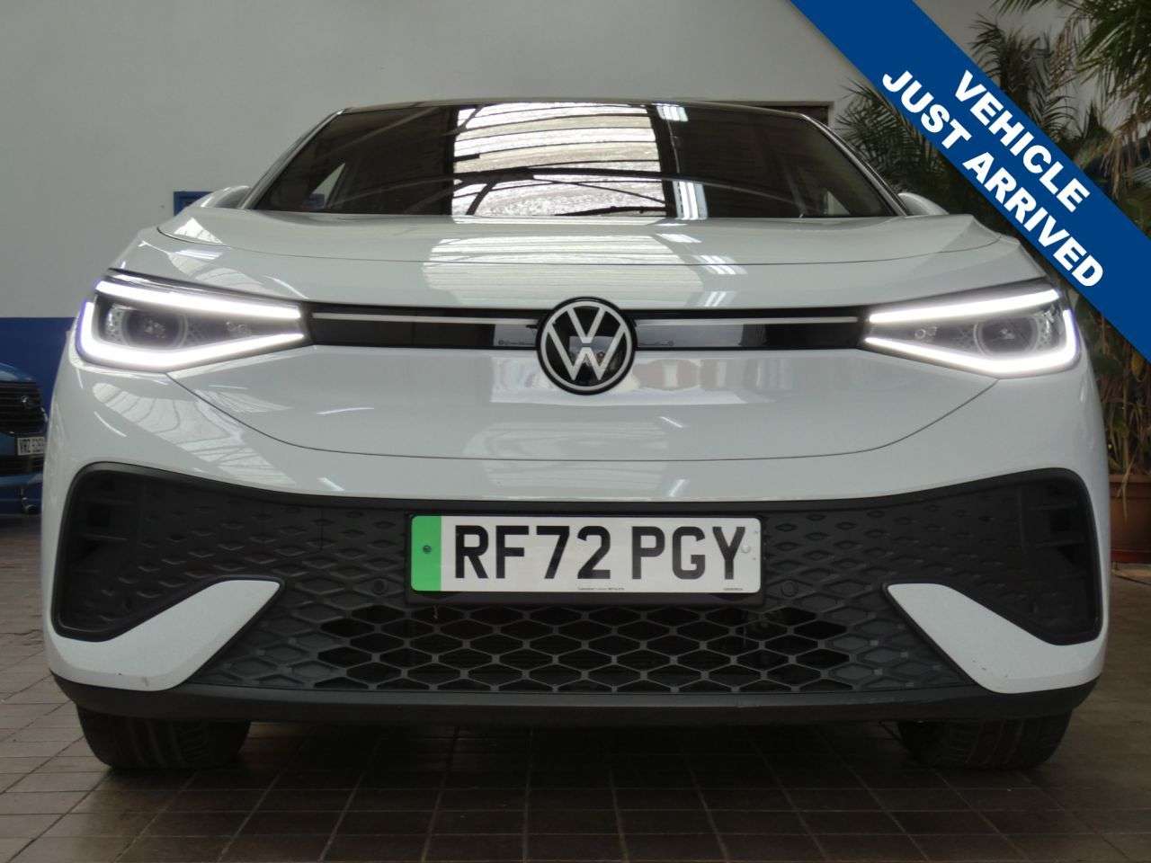 A 2022 VOLKSWAGEN ID.5 Pro 77kWh Style SUV 5dr Electric Auto (174 ps) 1 OWNER SERVICE HISTORY WARR A 2022 VOLKSWAGEN ID.5 Pro 77kWh Style SUV 5dr Electric Auto (174 ps) 1 OWNER SERVICE HISTORY WARR