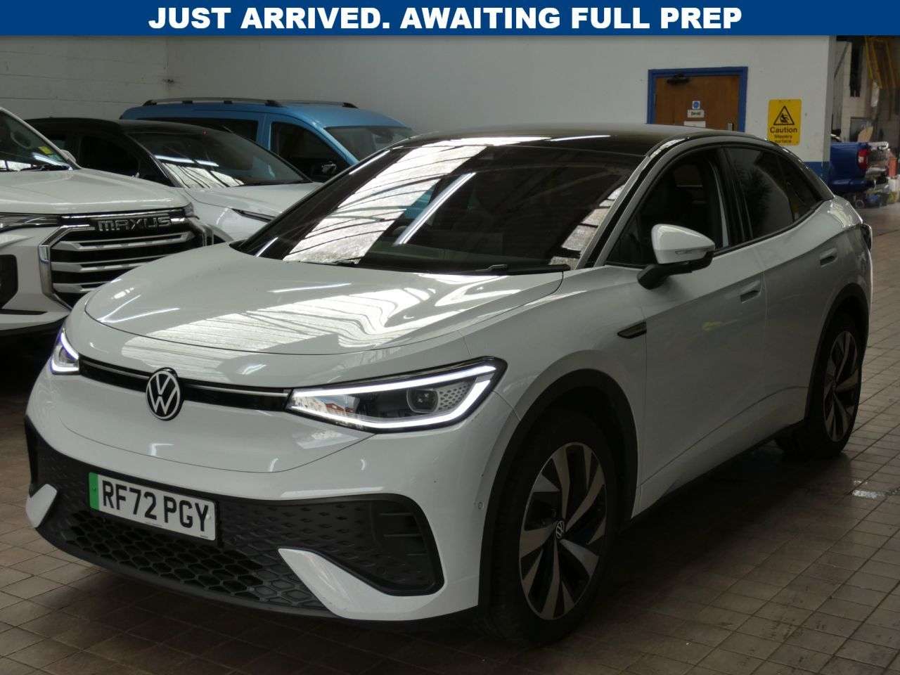 A 2022 VOLKSWAGEN ID.5 Pro 77kWh Style SUV 5dr Electric Auto (174 ps) 1 OWNER SERVICE HISTORY WARR A 2022 VOLKSWAGEN ID.5 Pro 77kWh Style SUV 5dr Electric Auto (174 ps) 1 OWNER SERVICE HISTORY WARR