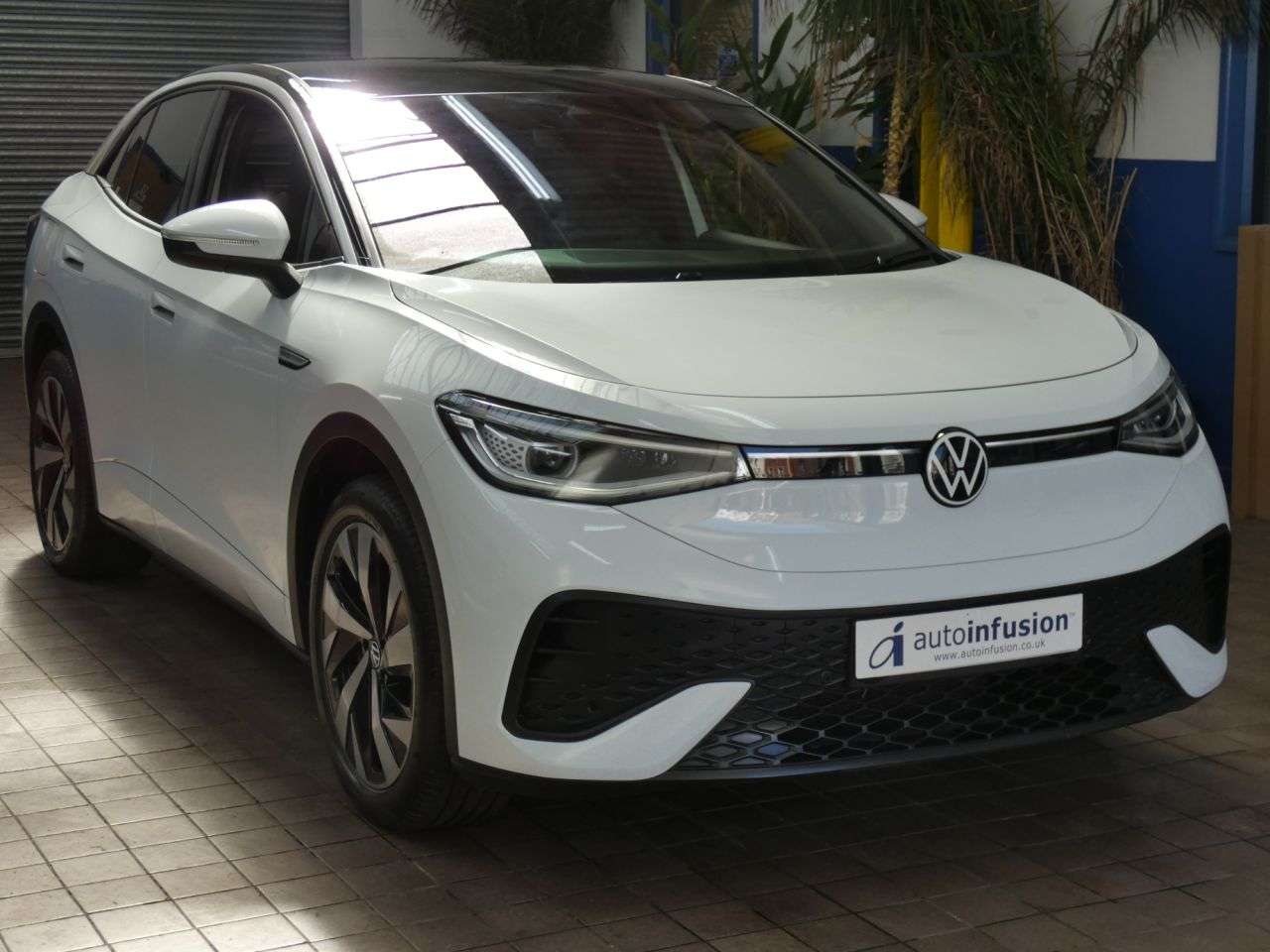 A 2022 VOLKSWAGEN ID.5 Pro 77kWh Style SUV 5dr Electric Auto (174 ps) 1 OWNER SERVICE HISTORY WARR A 2022 VOLKSWAGEN ID.5 Pro 77kWh Style SUV 5dr Electric Auto (174 ps) 1 OWNER SERVICE HISTORY WARR