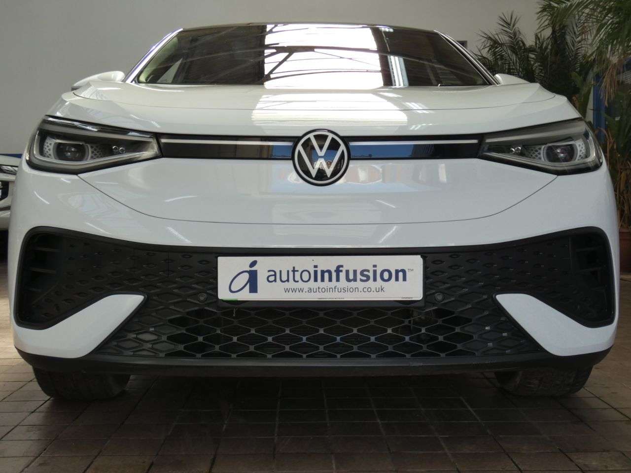 A 2022 VOLKSWAGEN ID.5 Pro 77kWh Style SUV 5dr Electric Auto (174 ps) 1 OWNER SERVICE HISTORY WARR A 2022 VOLKSWAGEN ID.5 Pro 77kWh Style SUV 5dr Electric Auto (174 ps) 1 OWNER SERVICE HISTORY WARR