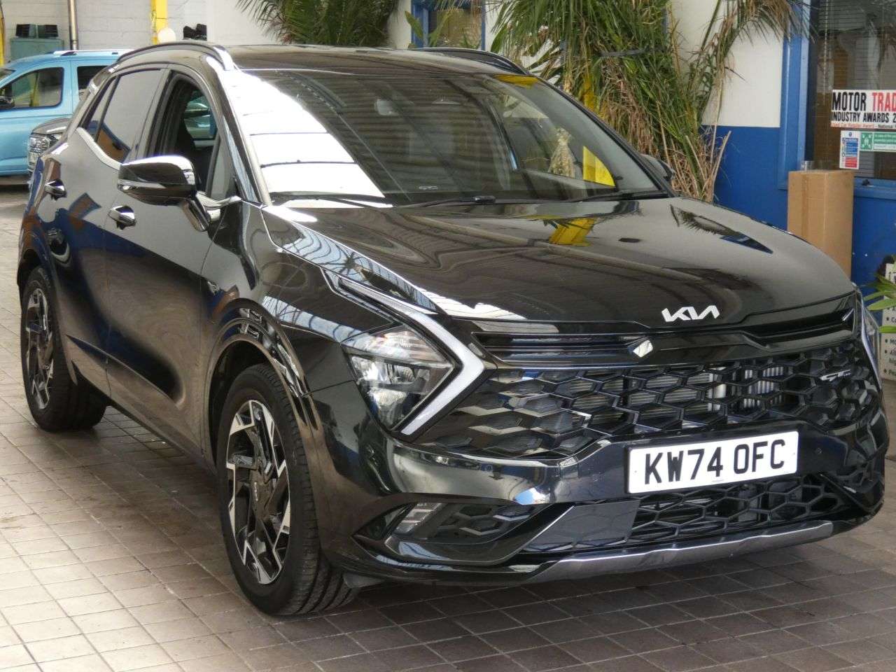 A 2025 KIA SPORTAGE 1.6 T-GDi 13.8kWh GT-Line SUV 5dr Petrol Plug-in Hybrid Auto AWD Euro 6 (s/ A 2025 KIA SPORTAGE 1.6 T-GDi 13.8kWh GT-Line SUV 5dr Petrol Plug-in Hybrid Auto AWD Euro 6 (s/