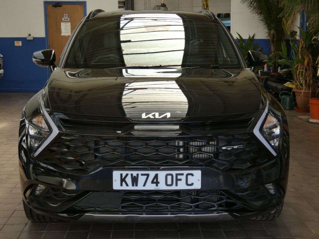 A 2025 KIA SPORTAGE 1.6 T-GDi 13.8kWh GT-Line SUV 5dr Petrol Plug-in Hybrid Auto AWD Euro 6 (s/ A 2025 KIA SPORTAGE 1.6 T-GDi 13.8kWh GT-Line SUV 5dr Petrol Plug-in Hybrid Auto AWD Euro 6 (s/