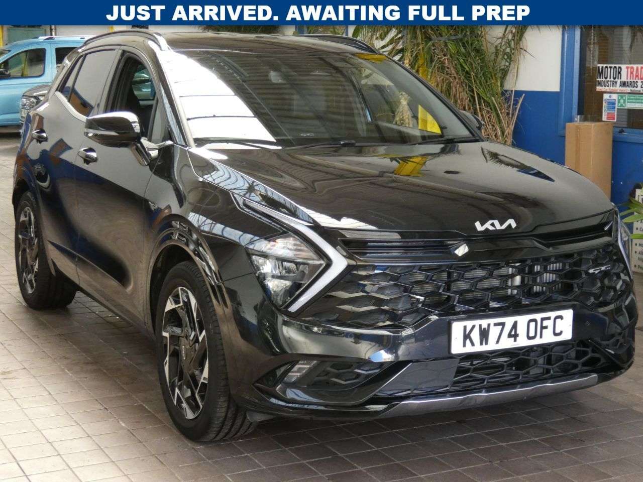 A 2025 KIA SPORTAGE 1.6 T-GDi 13.8kWh GT-Line SUV 5dr Petrol Plug-in Hybrid Auto AWD Euro 6 (s/ A 2025 KIA SPORTAGE 1.6 T-GDi 13.8kWh GT-Line SUV 5dr Petrol Plug-in Hybrid Auto AWD Euro 6 (s/