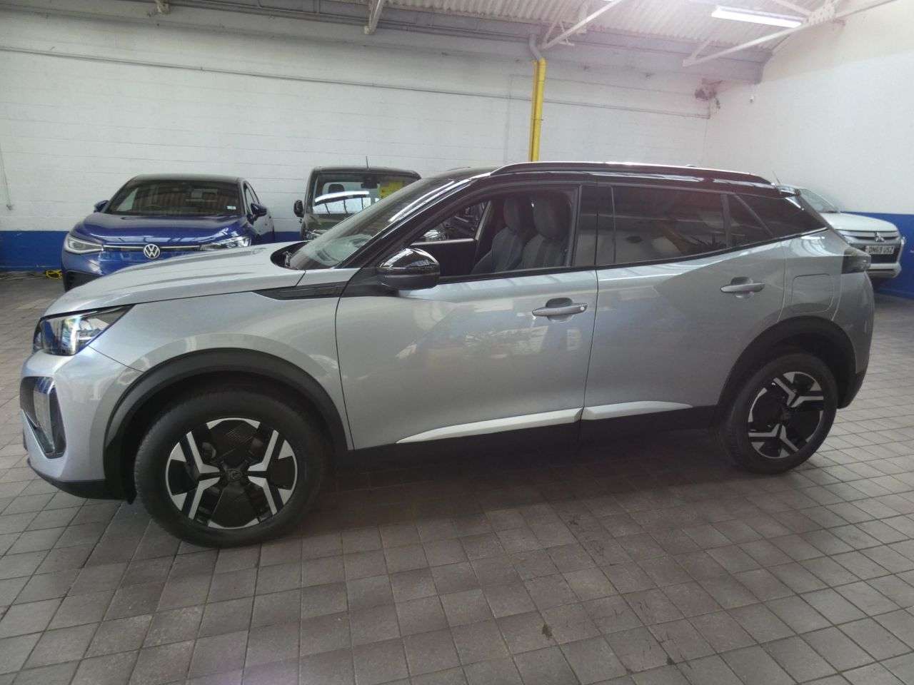 2023 PEUGEOT 2008 2023 PEUGEOT 2008