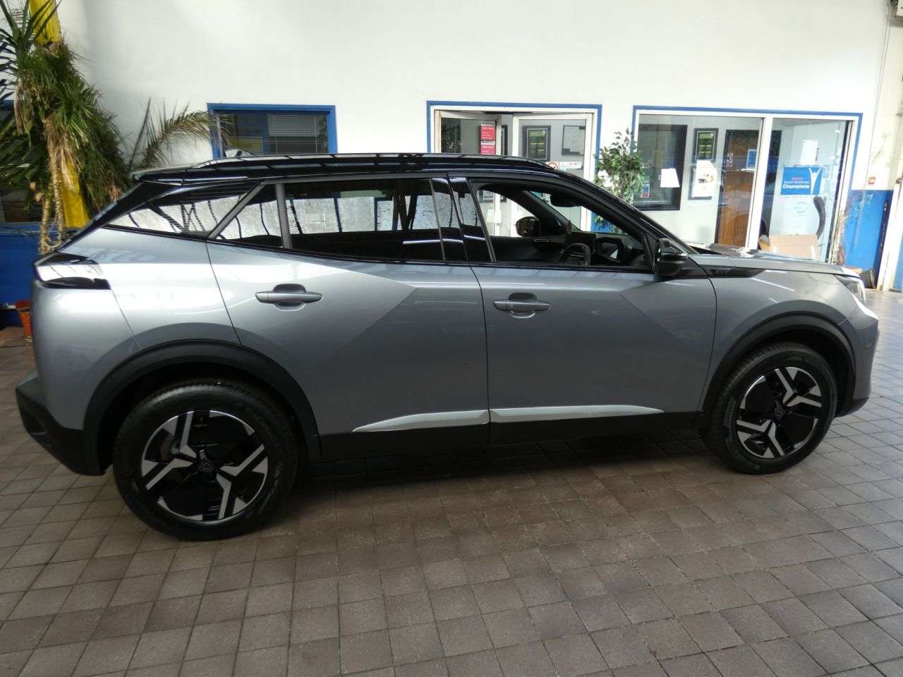 2023 PEUGEOT 2008 2023 PEUGEOT 2008