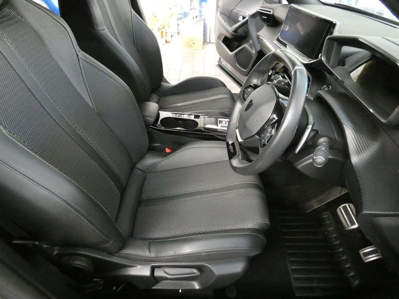2023 PEUGEOT 2008 2023 PEUGEOT 2008
