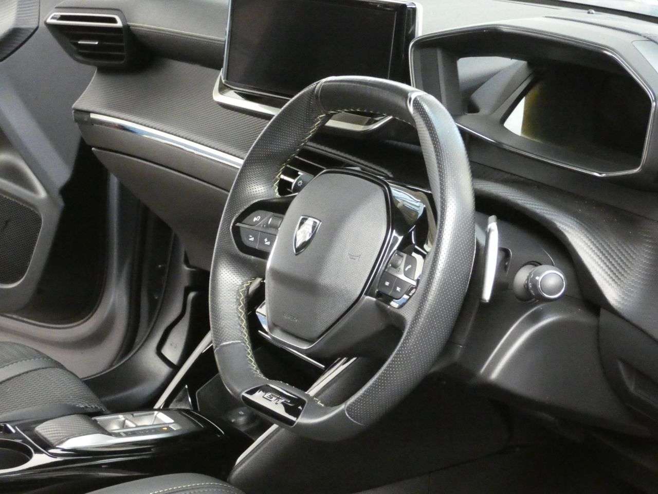 2023 PEUGEOT 2008 2023 PEUGEOT 2008