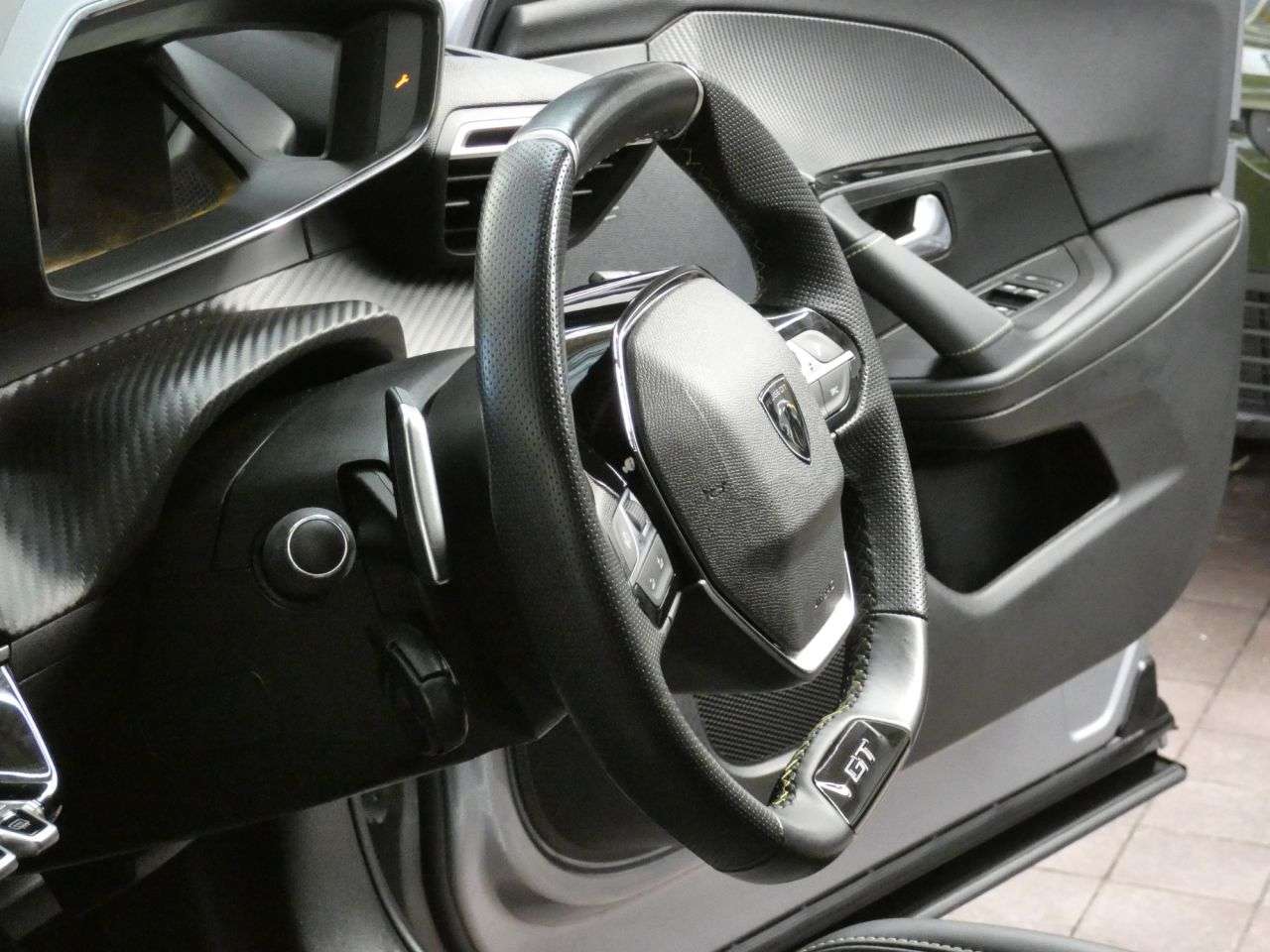 2023 PEUGEOT 2008 2023 PEUGEOT 2008