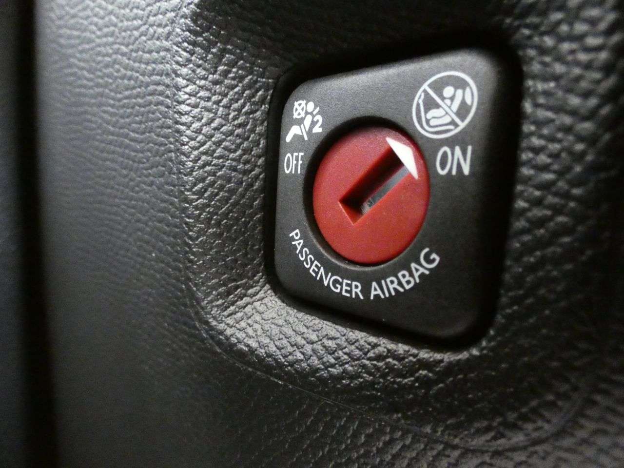 2023 PEUGEOT 2008 2023 PEUGEOT 2008