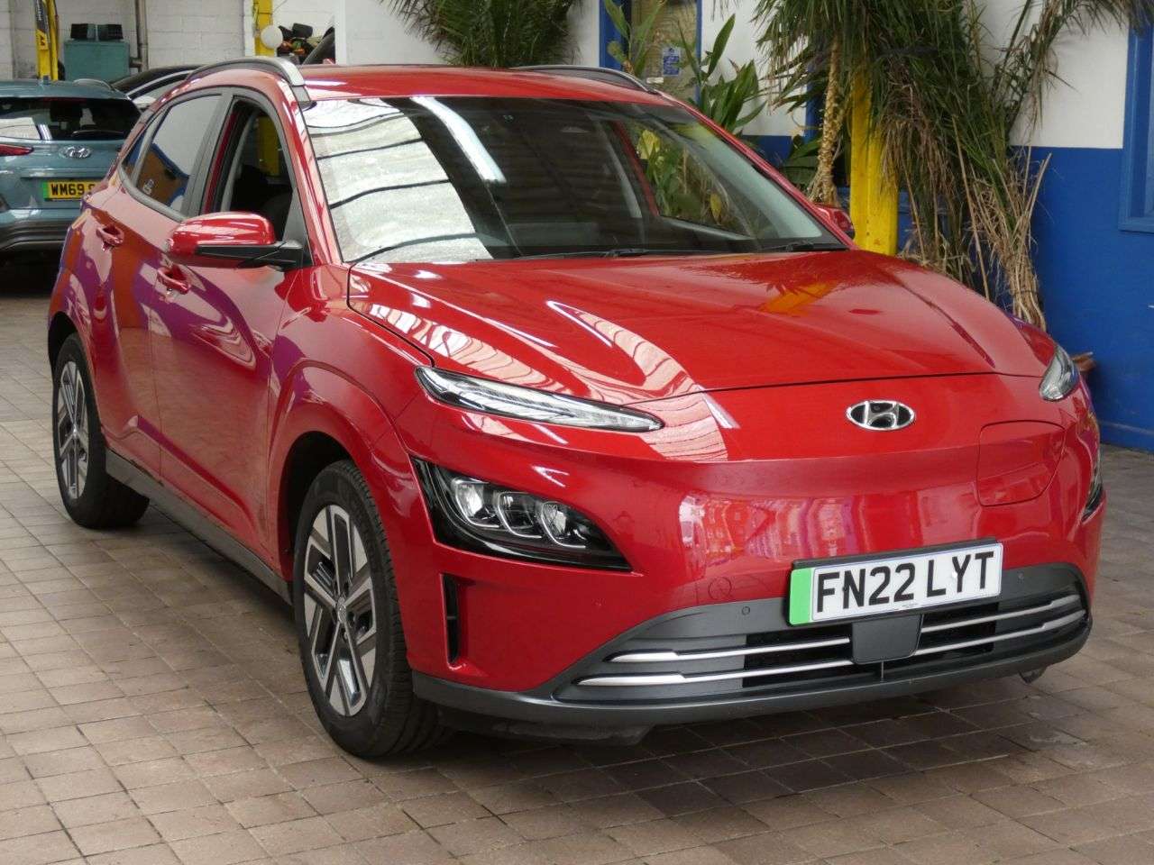 A 2022 HYUNDAI KONA 64kWh Premium SUV 5dr Electric Auto (10.5kW Charger) (204 ps) 1 OWNER EXCEL A 2022 HYUNDAI KONA 64kWh Premium SUV 5dr Electric Auto (10.5kW Charger) (204 ps) 1 OWNER EXCEL