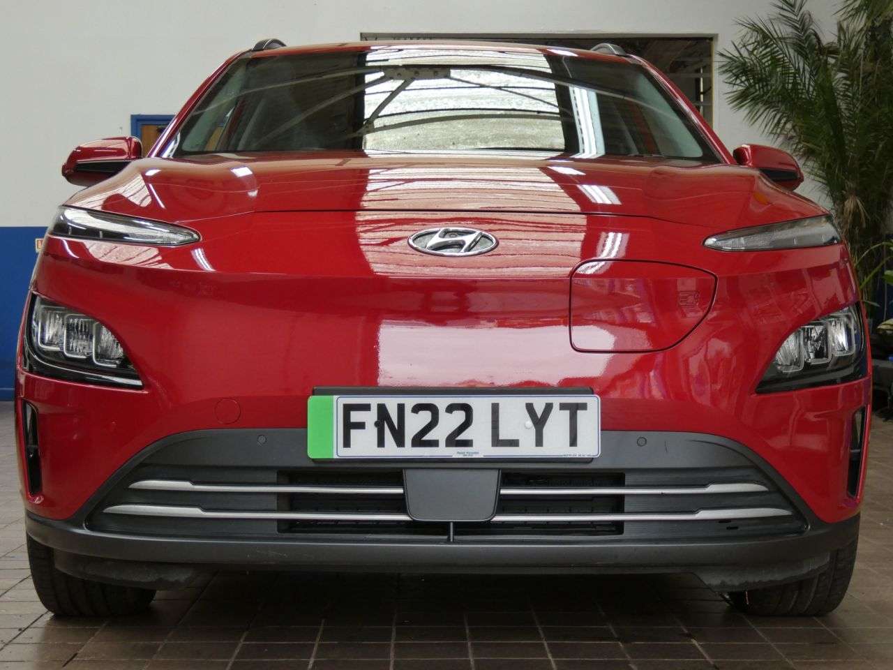 A 2022 HYUNDAI KONA 64kWh Premium SUV 5dr Electric Auto (10.5kW Charger) (204 ps) 1 OWNER EXCEL A 2022 HYUNDAI KONA 64kWh Premium SUV 5dr Electric Auto (10.5kW Charger) (204 ps) 1 OWNER EXCEL
