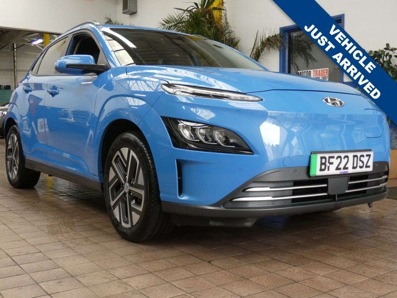 A 2022 HYUNDAI KONA 64kWh Premium SUV 5dr Electric Auto (10.5kW Charger) (204 ps) LOW MILES EXC A 2022 HYUNDAI KONA 64kWh Premium SUV 5dr Electric Auto (10.5kW Charger) (204 ps) LOW MILES EXC