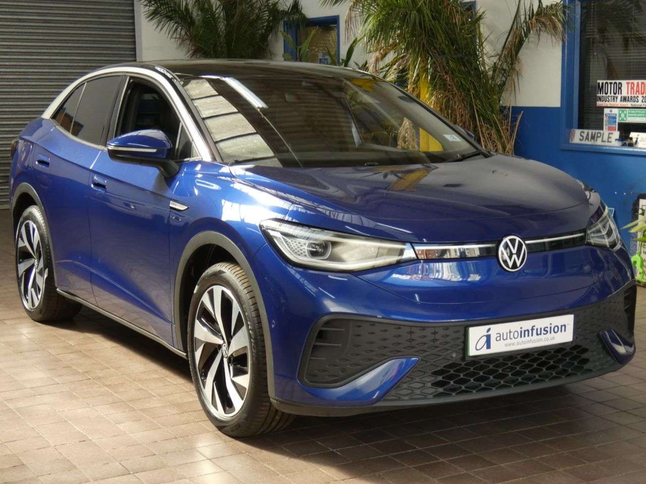 A 2022 VOLKSWAGEN ID.5 Pro Performance 77kWh Style SUV 5dr Electric Auto (204 ps) 1 OWNER SERVICE A 2022 VOLKSWAGEN ID.5 Pro Performance 77kWh Style SUV 5dr Electric Auto (204 ps) 1 OWNER SERVICE