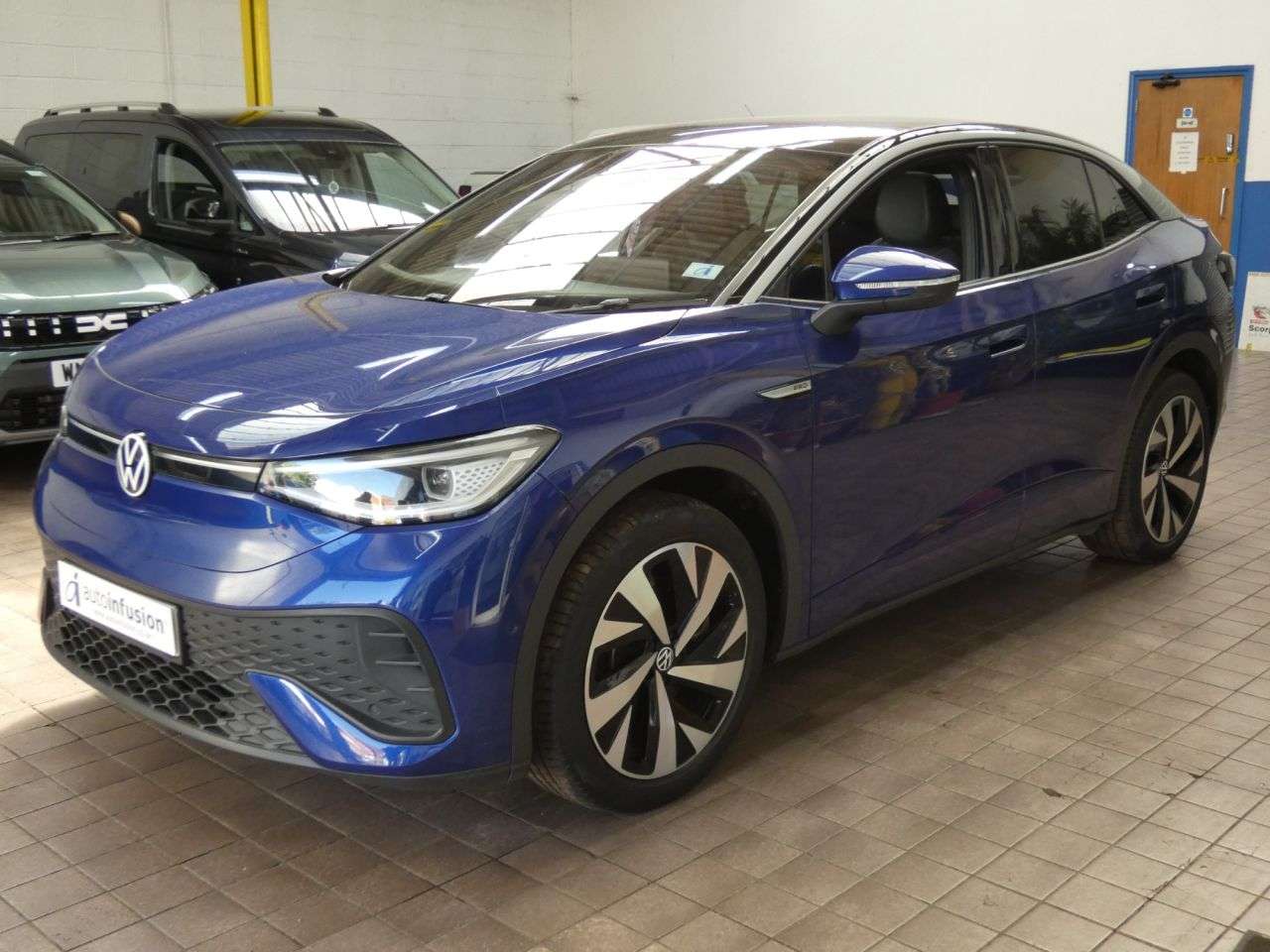 A 2022 VOLKSWAGEN ID.5 Pro Performance 77kWh Style SUV 5dr Electric Auto (204 ps) 1 OWNER SERVICE A 2022 VOLKSWAGEN ID.5 Pro Performance 77kWh Style SUV 5dr Electric Auto (204 ps) 1 OWNER SERVICE
