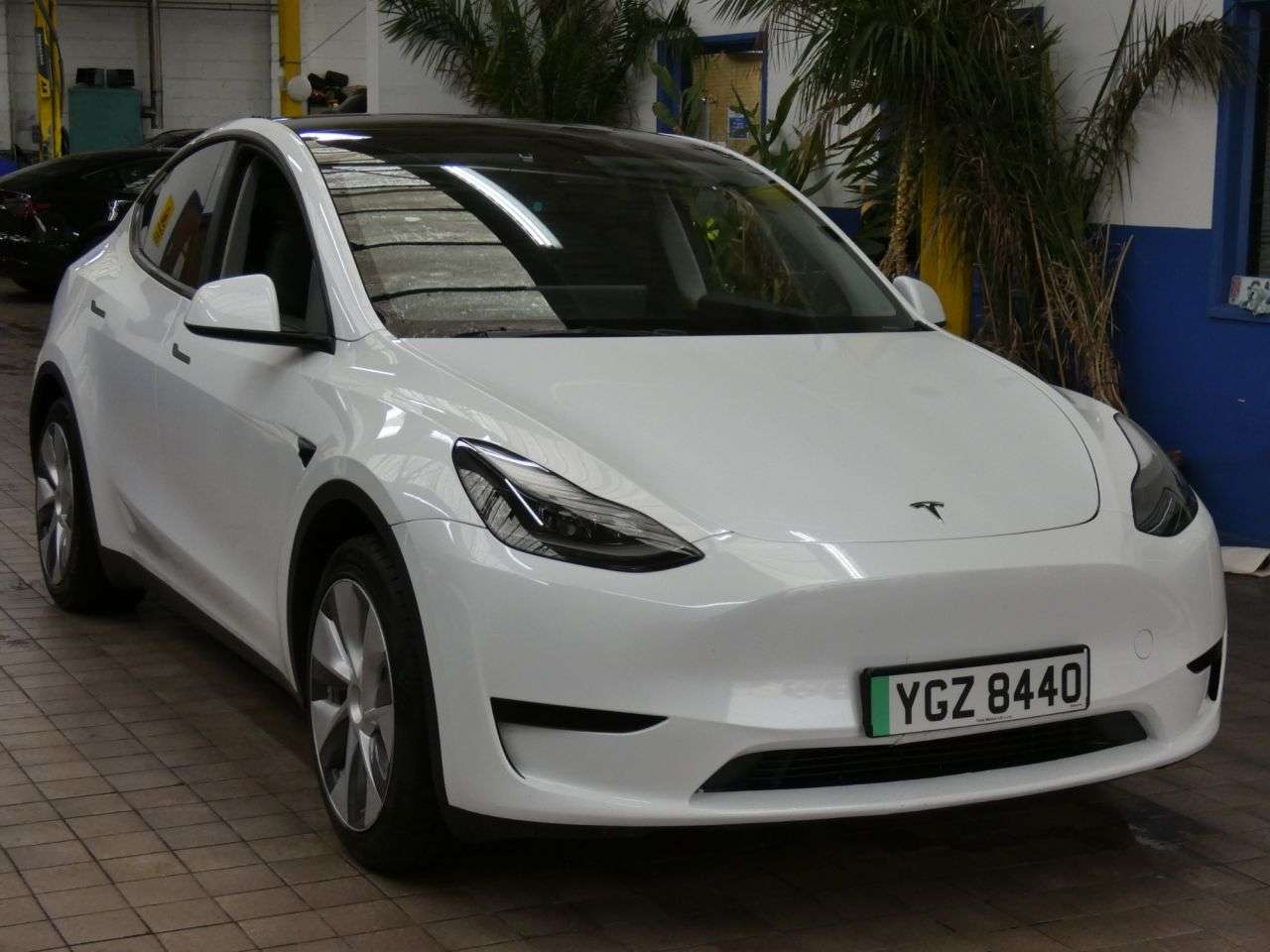 A 2023 TESLA MODEL Y SUV 5dr Electric Auto RWD (346 ps) 1 OWNER WARRANTY A 2023 TESLA MODEL Y SUV 5dr Electric Auto RWD (346 ps) 1 OWNER WARRANTY