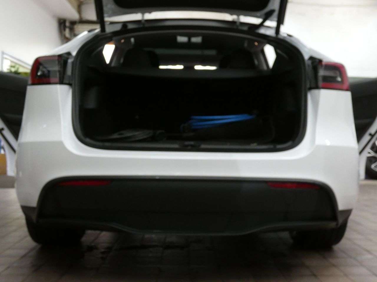 2023 TESLA MODEL Y 2023 TESLA MODEL Y