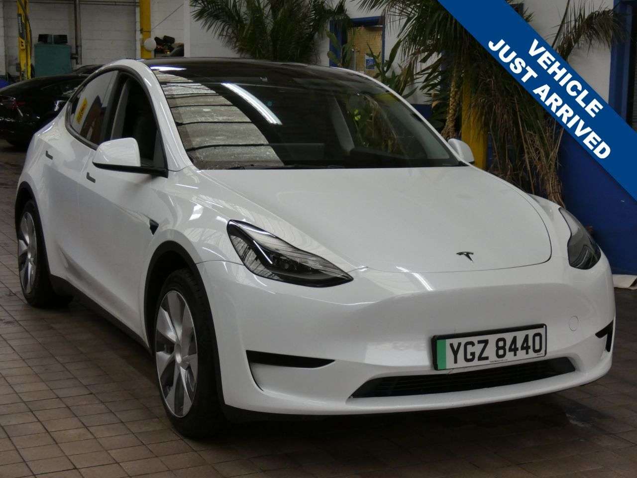 A 2023 TESLA MODEL Y SUV 5dr Electric Auto RWD (346 ps) 1 OWNER WARRANTY A 2023 TESLA MODEL Y SUV 5dr Electric Auto RWD (346 ps) 1 OWNER WARRANTY