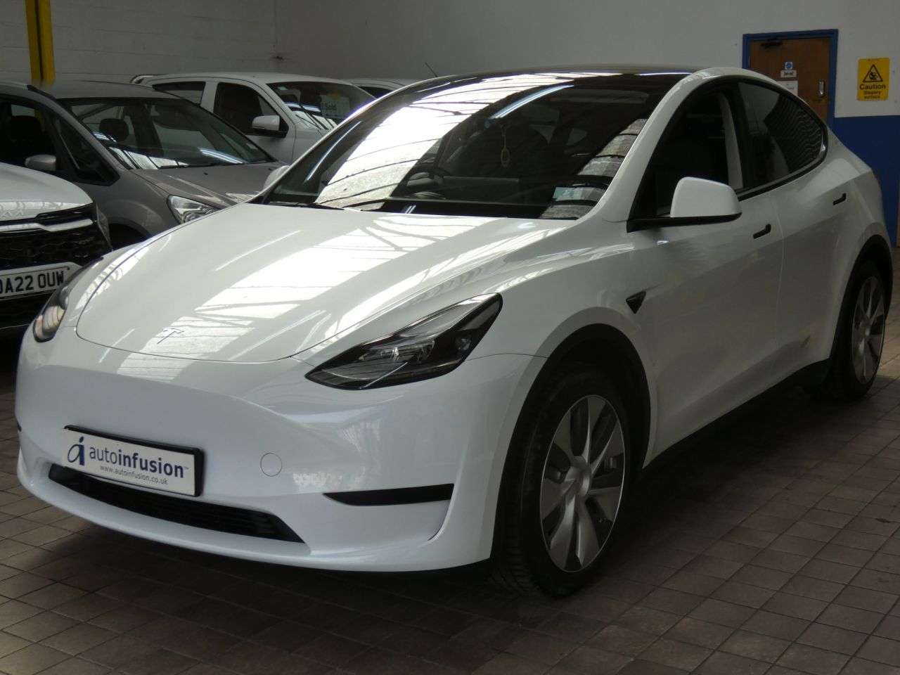 A 2023 TESLA MODEL Y SUV 5dr Electric Auto RWD (346 ps) 1 OWNER WARRANTY A 2023 TESLA MODEL Y SUV 5dr Electric Auto RWD (346 ps) 1 OWNER WARRANTY