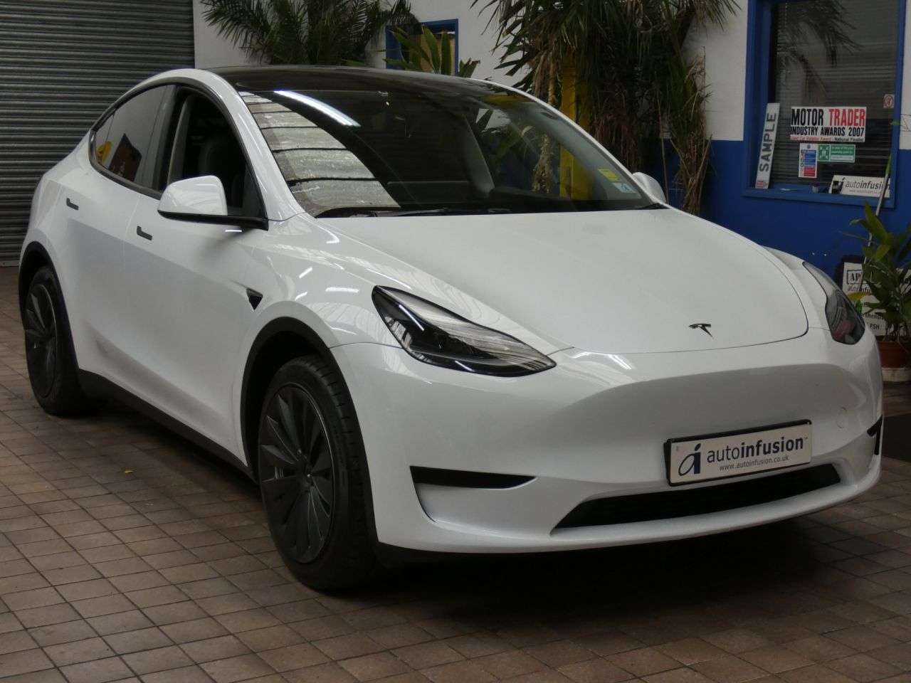 A 2023 TESLA MODEL Y SUV 5dr Electric Auto RWD (346 ps) 1 OWNER WARRANTY A 2023 TESLA MODEL Y SUV 5dr Electric Auto RWD (346 ps) 1 OWNER WARRANTY