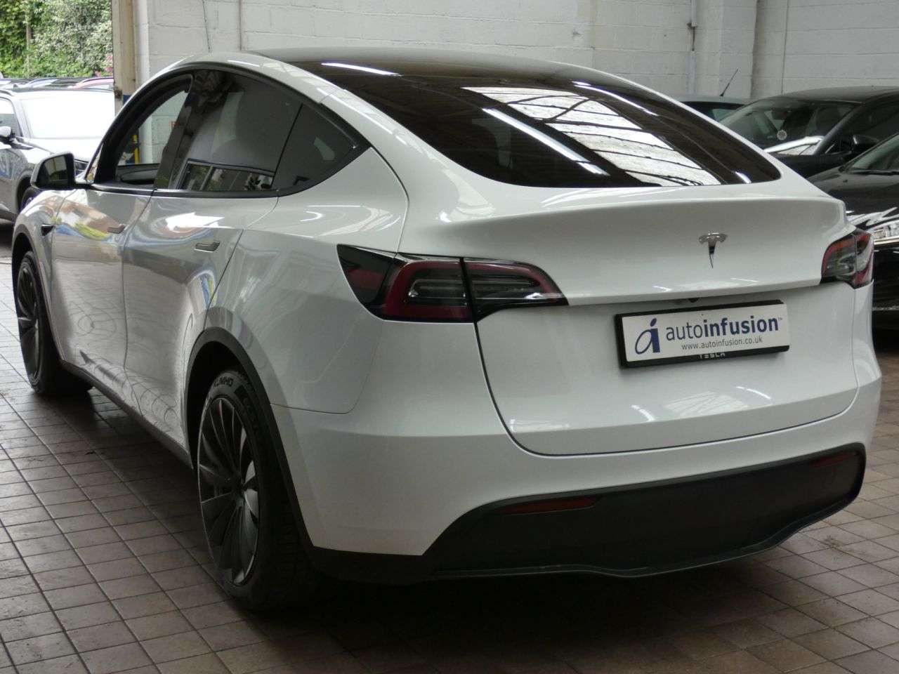 A 2023 TESLA MODEL Y SUV 5dr Electric Auto RWD (346 ps) 1 OWNER WARRANTY A 2023 TESLA MODEL Y SUV 5dr Electric Auto RWD (346 ps) 1 OWNER WARRANTY