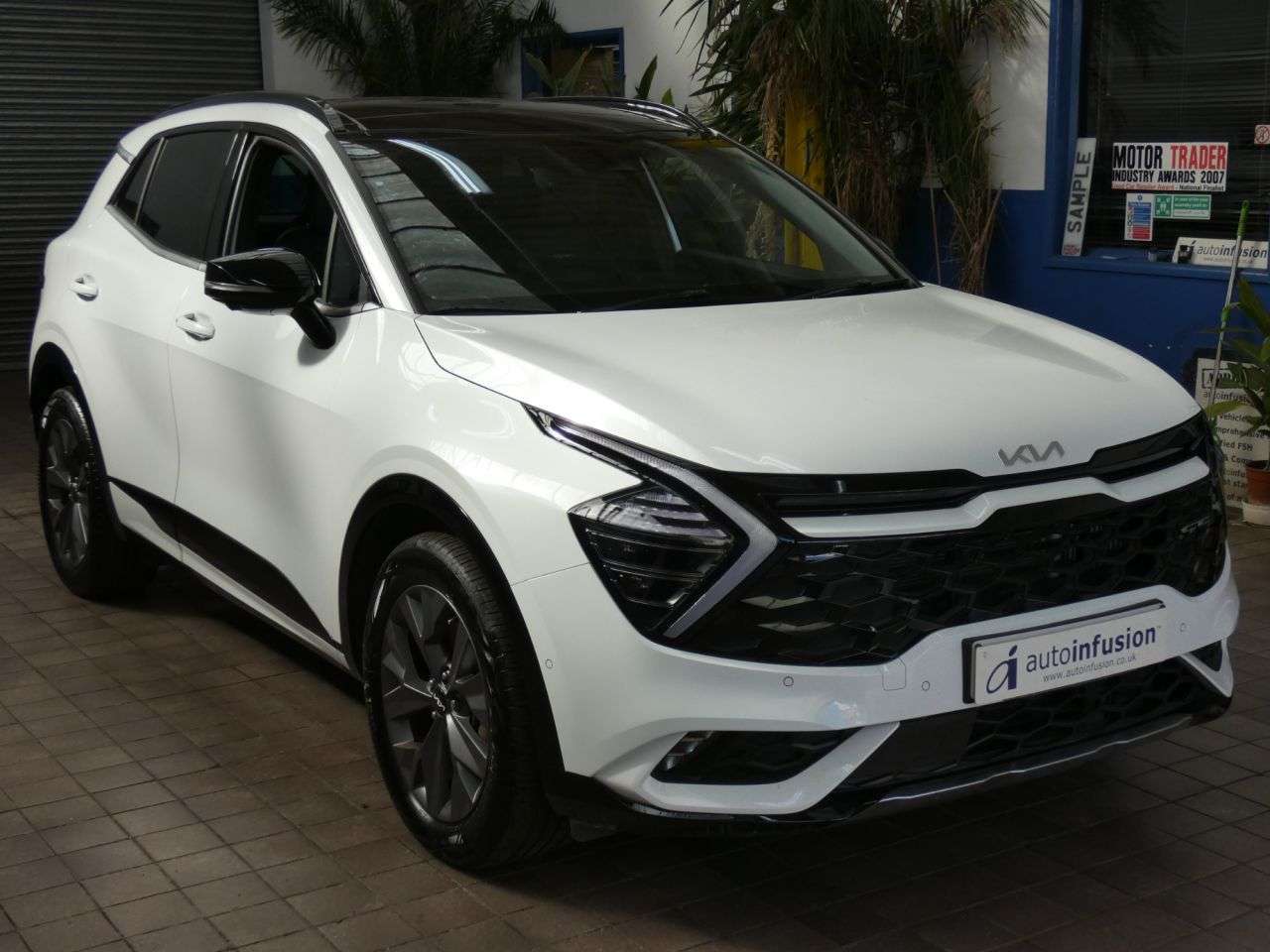 A 2022 KIA SPORTAGE 1.6 h T-GDi GT-Line S SUV 5dr Petrol Hybrid Auto Euro 6 (s/s) (226 bhp) 1 O A 2022 KIA SPORTAGE 1.6 h T-GDi GT-Line S SUV 5dr Petrol Hybrid Auto Euro 6 (s/s) (226 bhp) 1 O