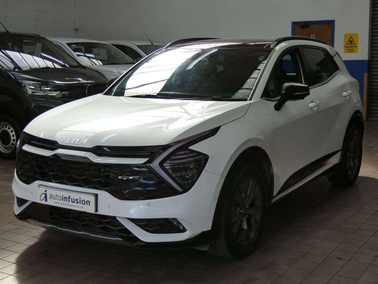 A 2022 KIA SPORTAGE 1.6 h T-GDi GT-Line S SUV 5dr Petrol Hybrid Auto Euro 6 (s/s) (226 bhp) 1 O A 2022 KIA SPORTAGE 1.6 h T-GDi GT-Line S SUV 5dr Petrol Hybrid Auto Euro 6 (s/s) (226 bhp) 1 O
