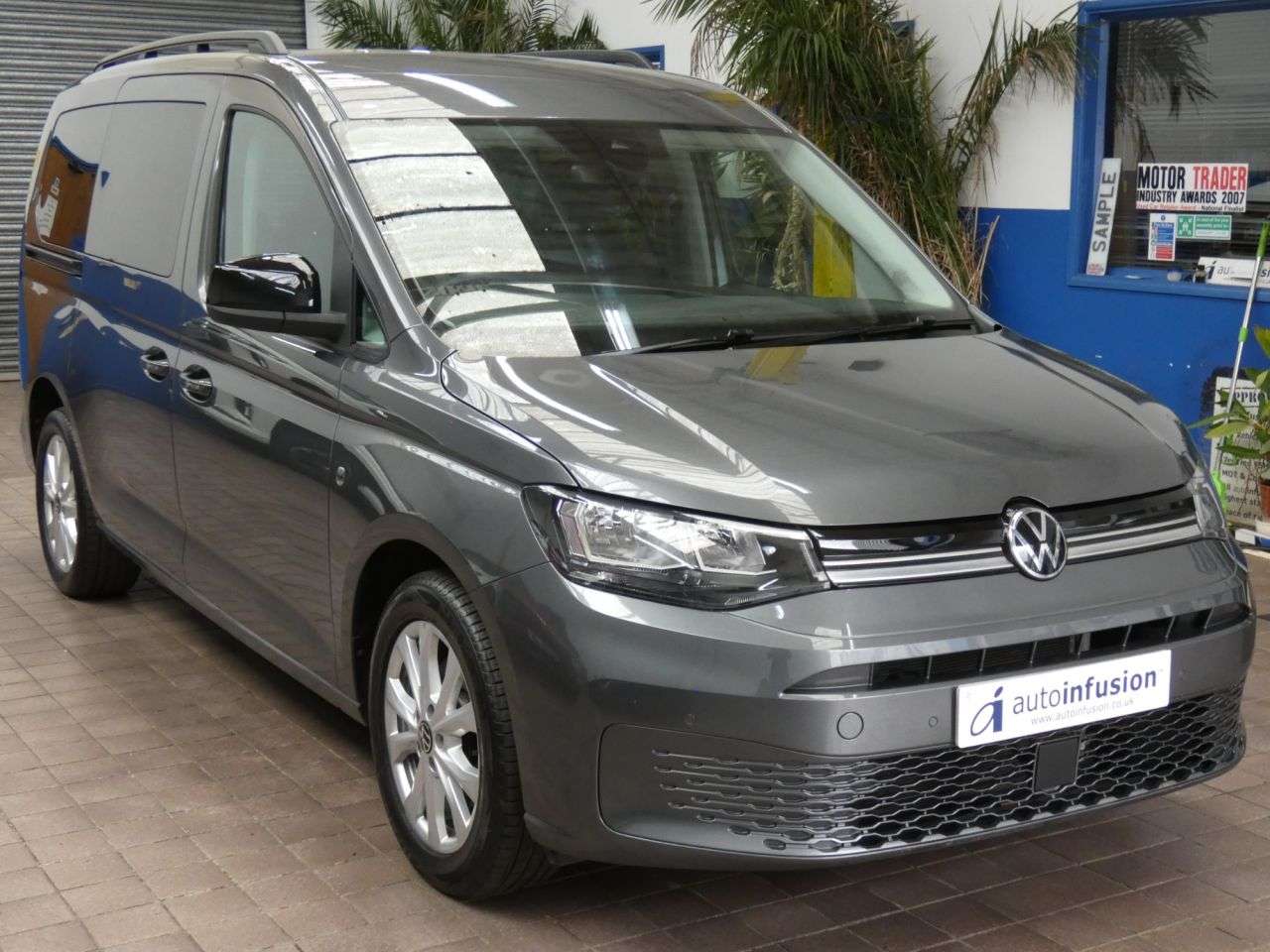 A 2022 VOLKSWAGEN CADDY MAXI 2.0 TDI Life MPV 5dr Diesel Manual Euro 6 (s/s) (102 ps) 1 OWNER SERVICE HI A 2022 VOLKSWAGEN CADDY MAXI 2.0 TDI Life MPV 5dr Diesel Manual Euro 6 (s/s) (102 ps) 1 OWNER SERVICE HI
