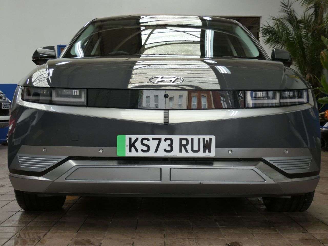 A 2023 HYUNDAI IONIQ 5 77kWh Ultimate Hatchback 5dr Electric Auto (228 ps) BIG SPEC 1 OWNER SERVIC A 2023 HYUNDAI IONIQ 5 77kWh Ultimate Hatchback 5dr Electric Auto (228 ps) BIG SPEC 1 OWNER SERVIC