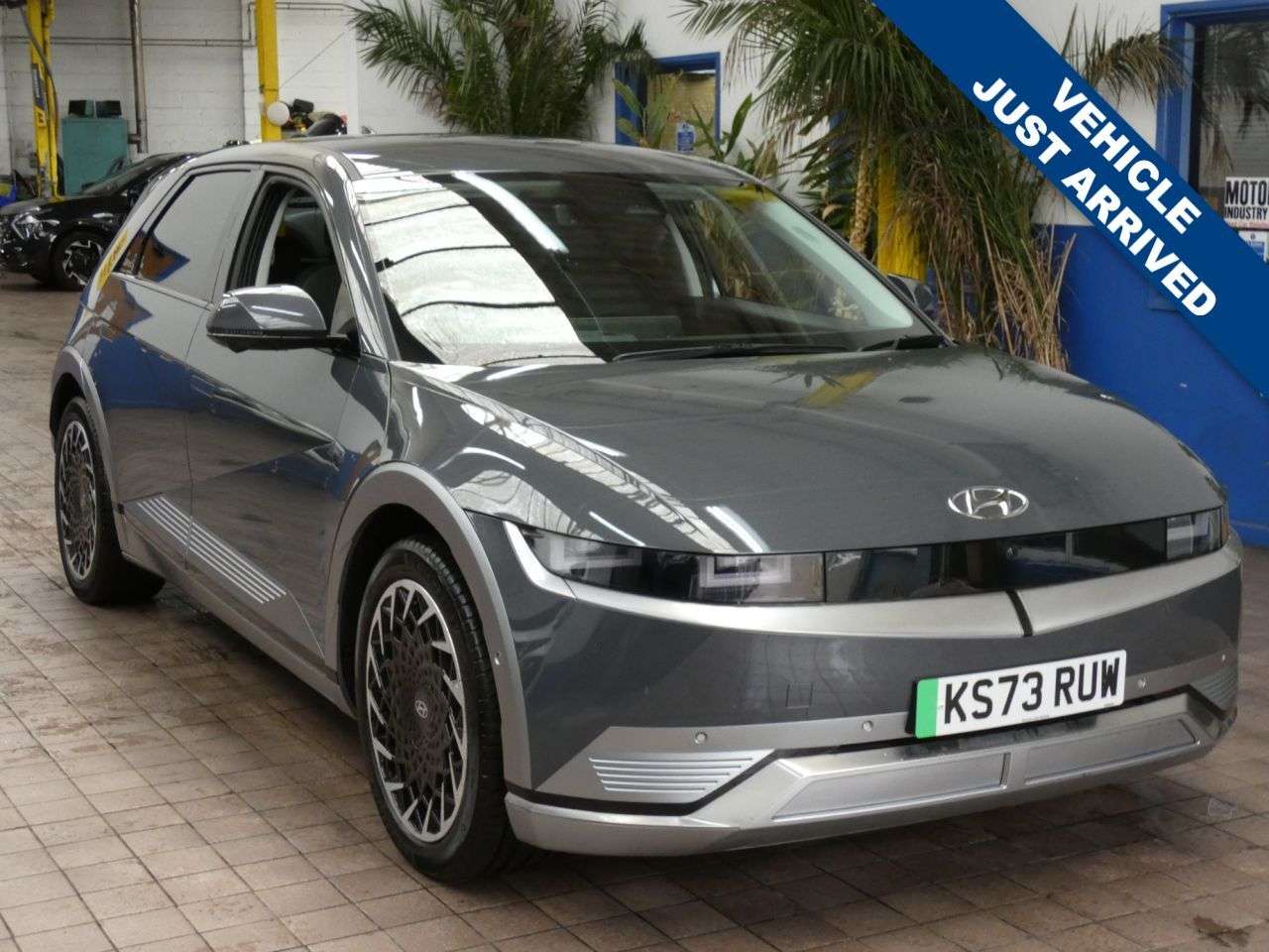 A 2023 HYUNDAI IONIQ 5 77kWh Ultimate Hatchback 5dr Electric Auto (228 ps) BIG SPEC 1 OWNER SERVIC A 2023 HYUNDAI IONIQ 5 77kWh Ultimate Hatchback 5dr Electric Auto (228 ps) BIG SPEC 1 OWNER SERVIC