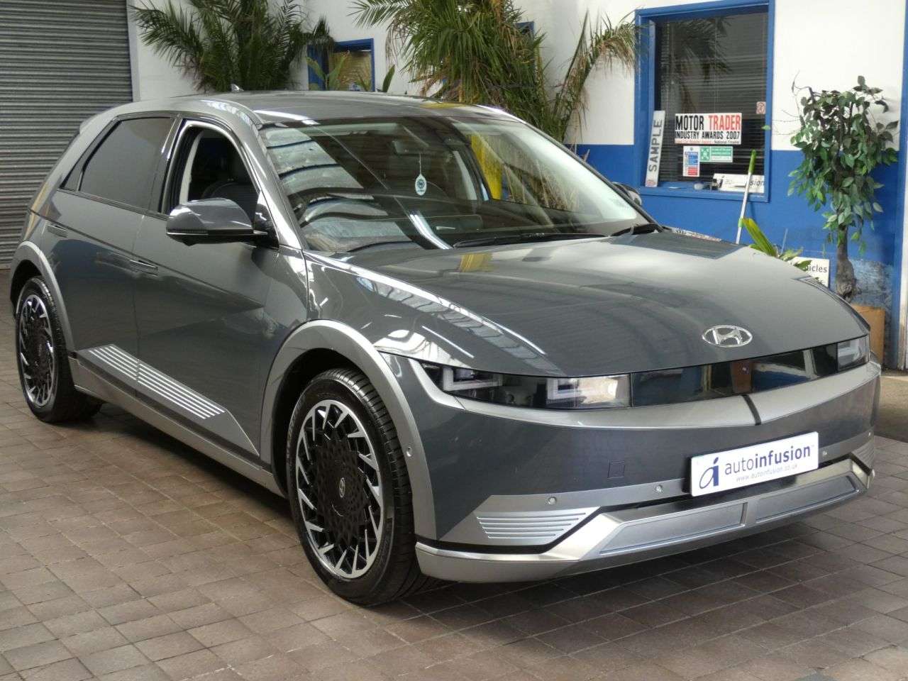 A 2023 HYUNDAI IONIQ 5 77kWh Ultimate Hatchback 5dr Electric Auto (228 ps) BIG SPEC 1 OWNER SERVIC A 2023 HYUNDAI IONIQ 5 77kWh Ultimate Hatchback 5dr Electric Auto (228 ps) BIG SPEC 1 OWNER SERVIC