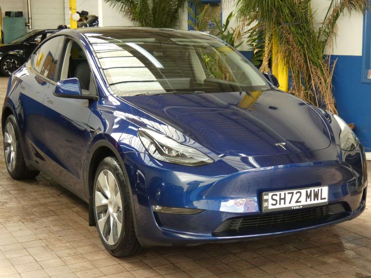 A 2023 TESLA MODEL Y (Dual Motor) Long Range SUV 5dr Electric Auto 4WDE (384 bhp) ALL TESLA UPDA A 2023 TESLA MODEL Y (Dual Motor) Long Range SUV 5dr Electric Auto 4WDE (384 bhp) ALL TESLA UPDA