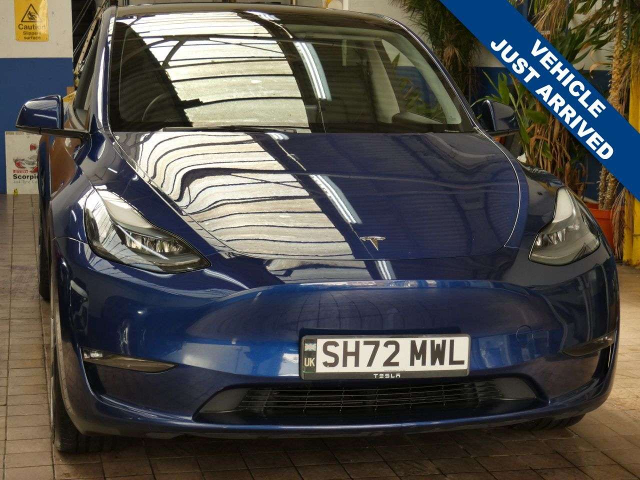A 2023 TESLA MODEL Y (Dual Motor) Long Range SUV 5dr Electric Auto 4WDE (384 bhp) ALL TESLA UPDA A 2023 TESLA MODEL Y (Dual Motor) Long Range SUV 5dr Electric Auto 4WDE (384 bhp) ALL TESLA UPDA