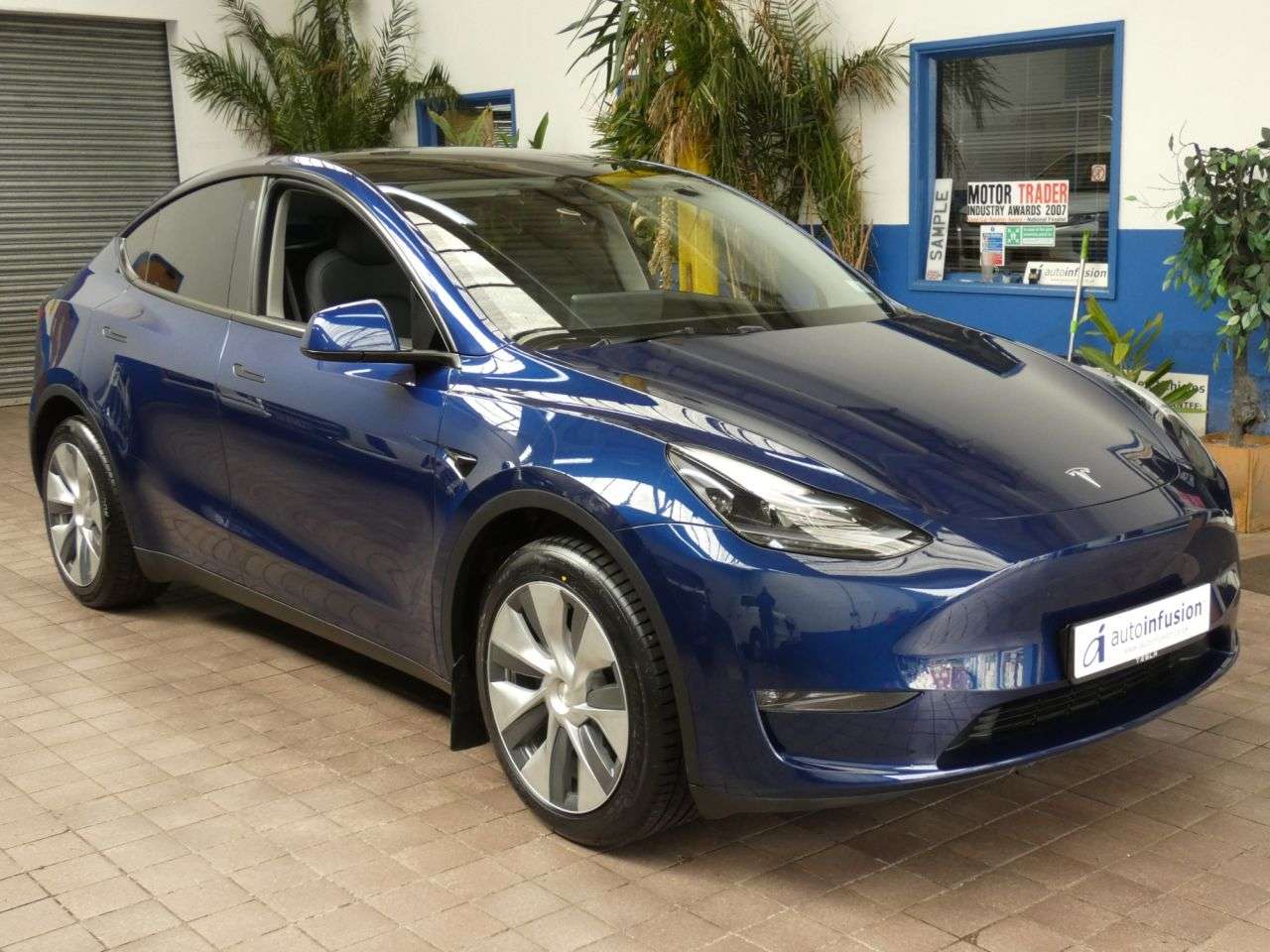 A 2023 TESLA MODEL Y (Dual Motor) Long Range SUV 5dr Electric Auto 4WDE (384 bhp) ALL TESLA UPDA A 2023 TESLA MODEL Y (Dual Motor) Long Range SUV 5dr Electric Auto 4WDE (384 bhp) ALL TESLA UPDA
