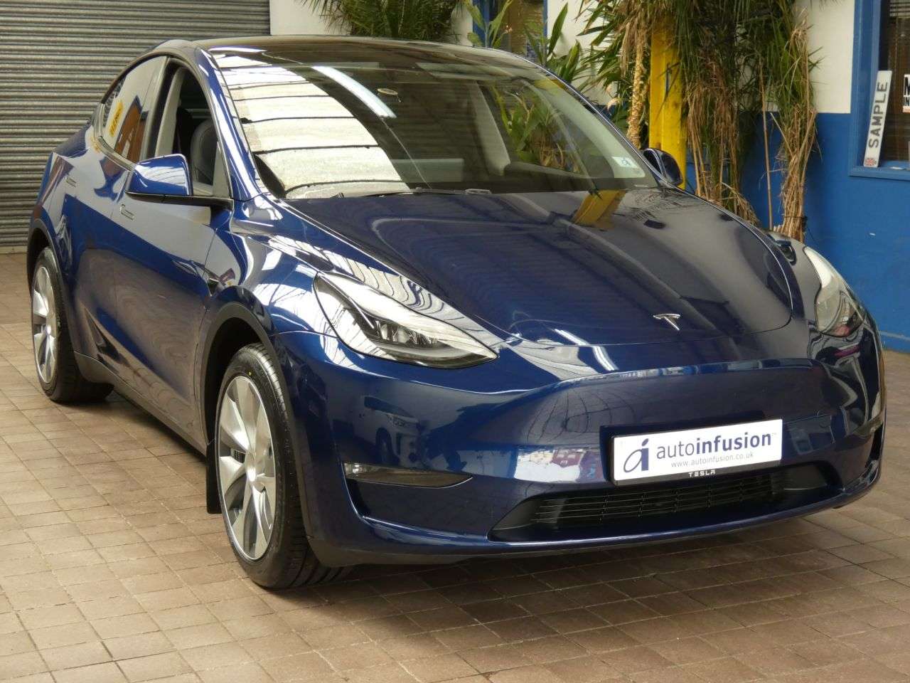 A 2023 TESLA MODEL Y (Dual Motor) Long Range SUV 5dr Electric Auto 4WDE (384 bhp) ALL TESLA UPDA A 2023 TESLA MODEL Y (Dual Motor) Long Range SUV 5dr Electric Auto 4WDE (384 bhp) ALL TESLA UPDA