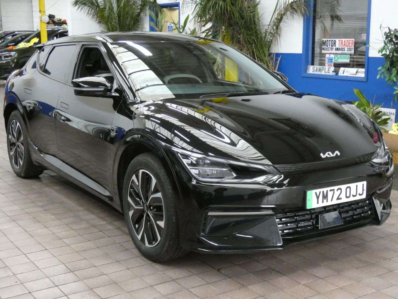 A 2023 KIA EV6 77.4kWh GT-Line Hatchback 5dr Electric Auto (225 bhp) 1 OWNER SERVICE HISTO A 2023 KIA EV6 77.4kWh GT-Line Hatchback 5dr Electric Auto (225 bhp) 1 OWNER SERVICE HISTO