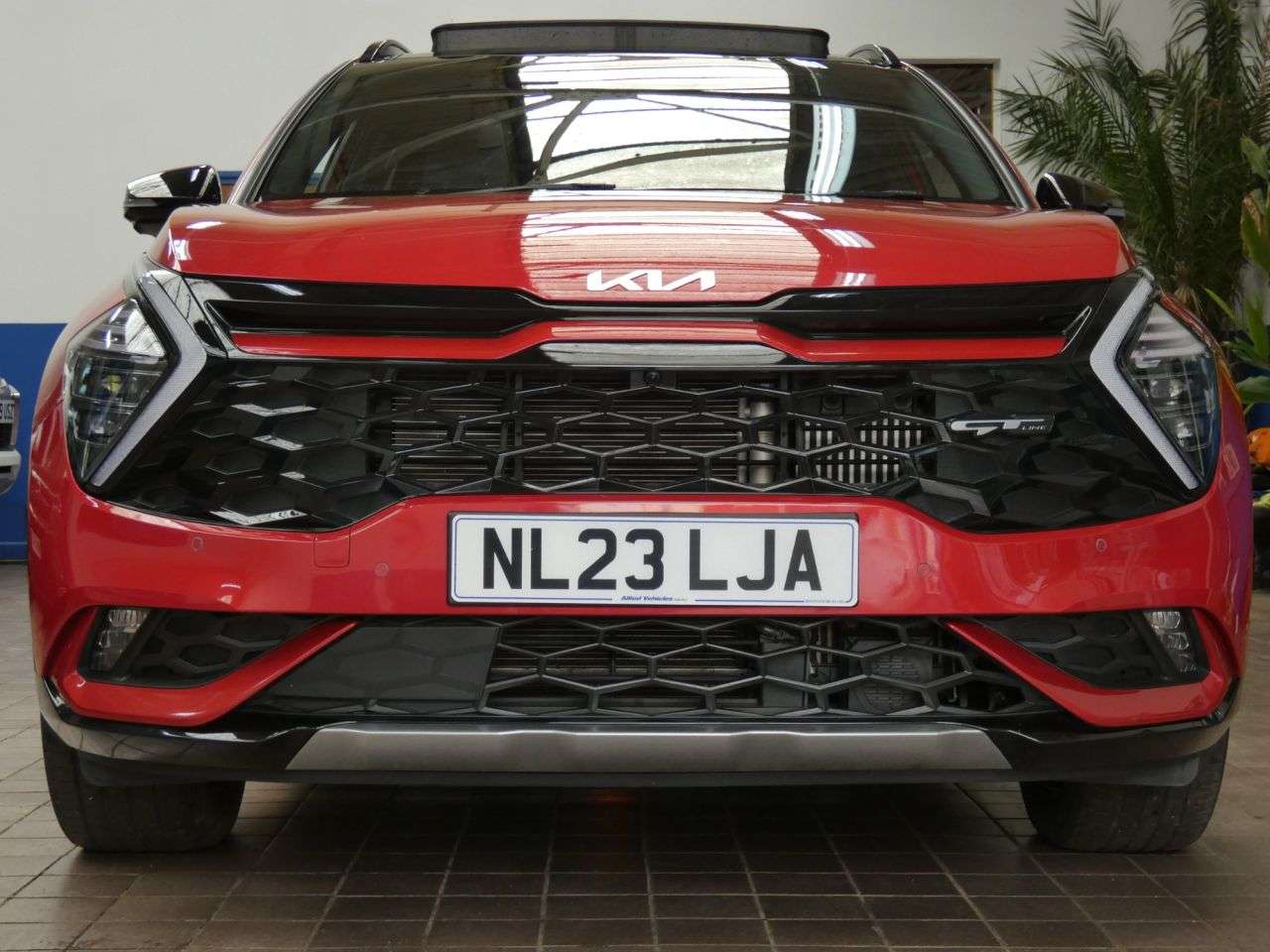 A 2023 KIA SPORTAGE 1.6 T-GDi 13.8kWh GT-Line S SUV 5dr Petrol Plug-in Hybrid Auto AWD Euro 6 ( A 2023 KIA SPORTAGE 1.6 T-GDi 13.8kWh GT-Line S SUV 5dr Petrol Plug-in Hybrid Auto AWD Euro 6 (