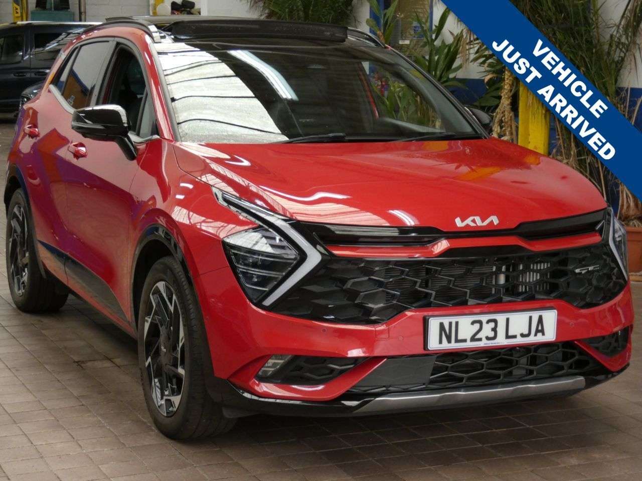 A 2023 KIA SPORTAGE 1.6 T-GDi 13.8kWh GT-Line S SUV 5dr Petrol Plug-in Hybrid Auto AWD Euro 6 ( A 2023 KIA SPORTAGE 1.6 T-GDi 13.8kWh GT-Line S SUV 5dr Petrol Plug-in Hybrid Auto AWD Euro 6 (