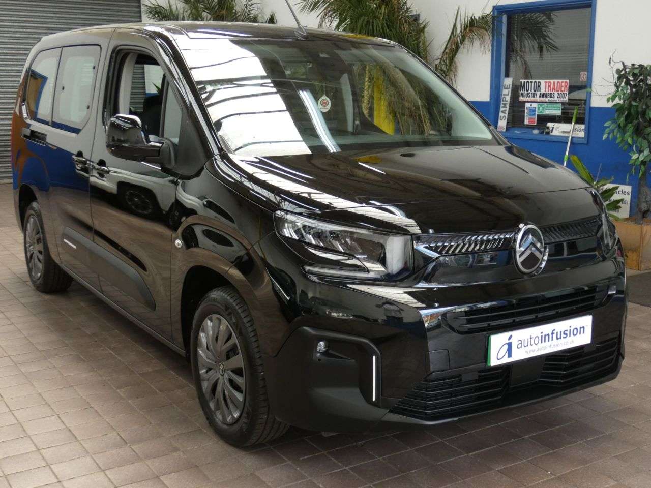 A 2025 CITROEN E-BERLINGO 52kWh PLUS XL MPV 5dr Electric Auto (7.4kW Charger) (136 ps) 1 OWNER WARRAN A 2025 CITROEN E-BERLINGO 52kWh PLUS XL MPV 5dr Electric Auto (7.4kW Charger) (136 ps) 1 OWNER WARRAN