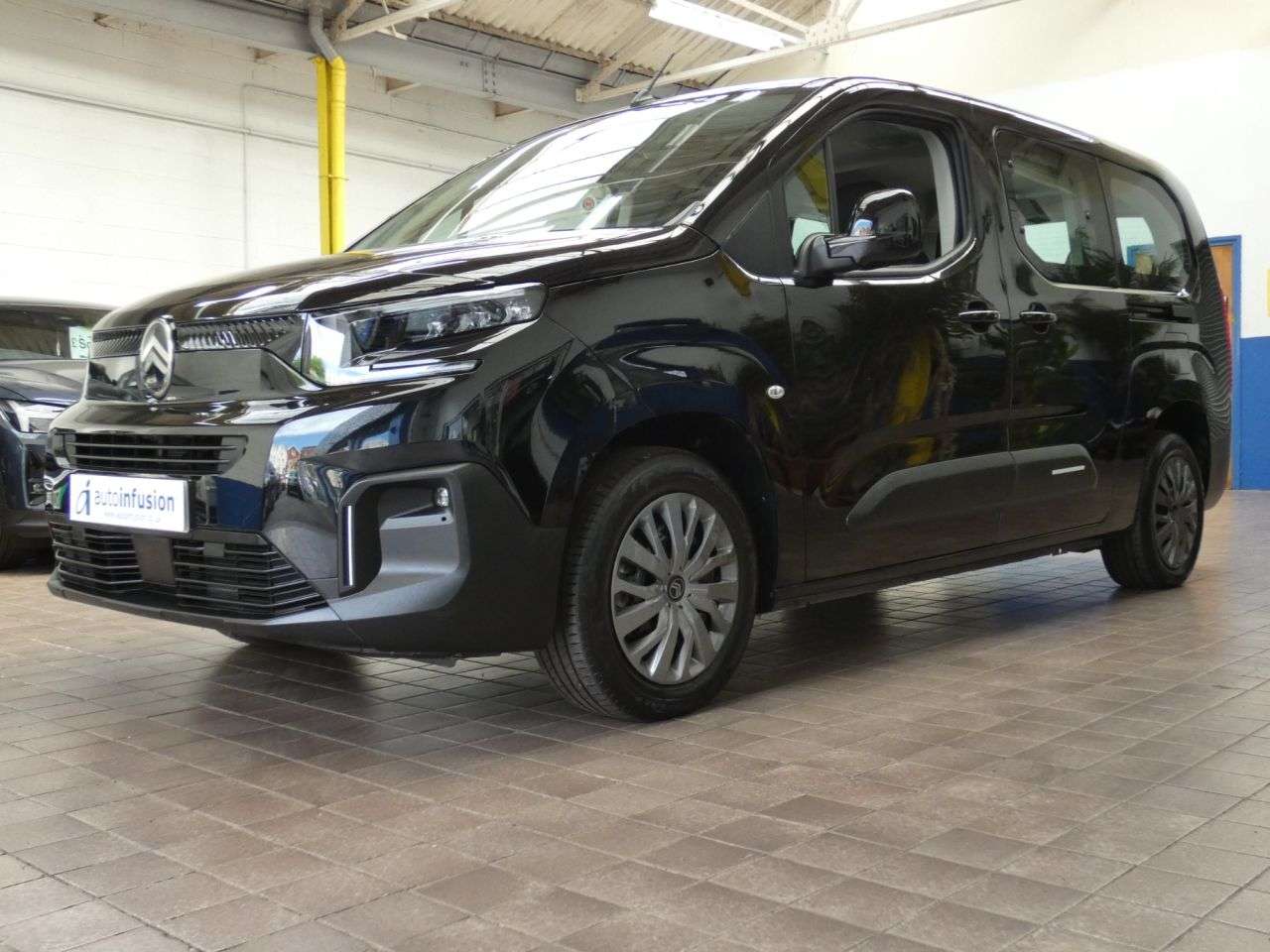 A 2025 CITROEN E-BERLINGO 52kWh PLUS XL MPV 5dr Electric Auto (7.4kW Charger) (136 ps) 1 OWNER WARRAN A 2025 CITROEN E-BERLINGO 52kWh PLUS XL MPV 5dr Electric Auto (7.4kW Charger) (136 ps) 1 OWNER WARRAN