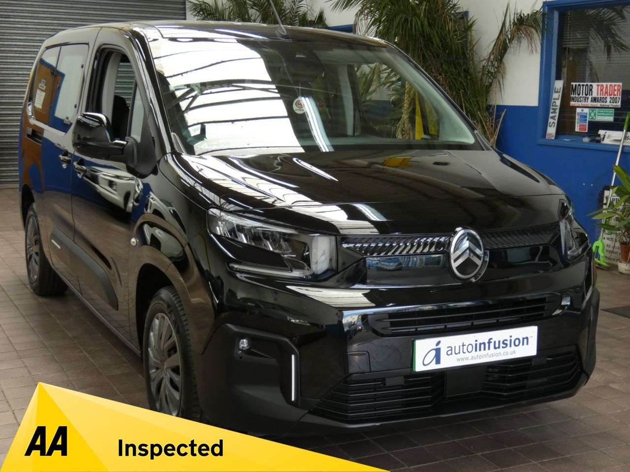 A 2025 CITROEN E-BERLINGO 52kWh PLUS XL MPV 5dr Electric Auto (7.4kW Charger) (136 ps) 1 OWNER WARRAN A 2025 CITROEN E-BERLINGO 52kWh PLUS XL MPV 5dr Electric Auto (7.4kW Charger) (136 ps) 1 OWNER WARRAN