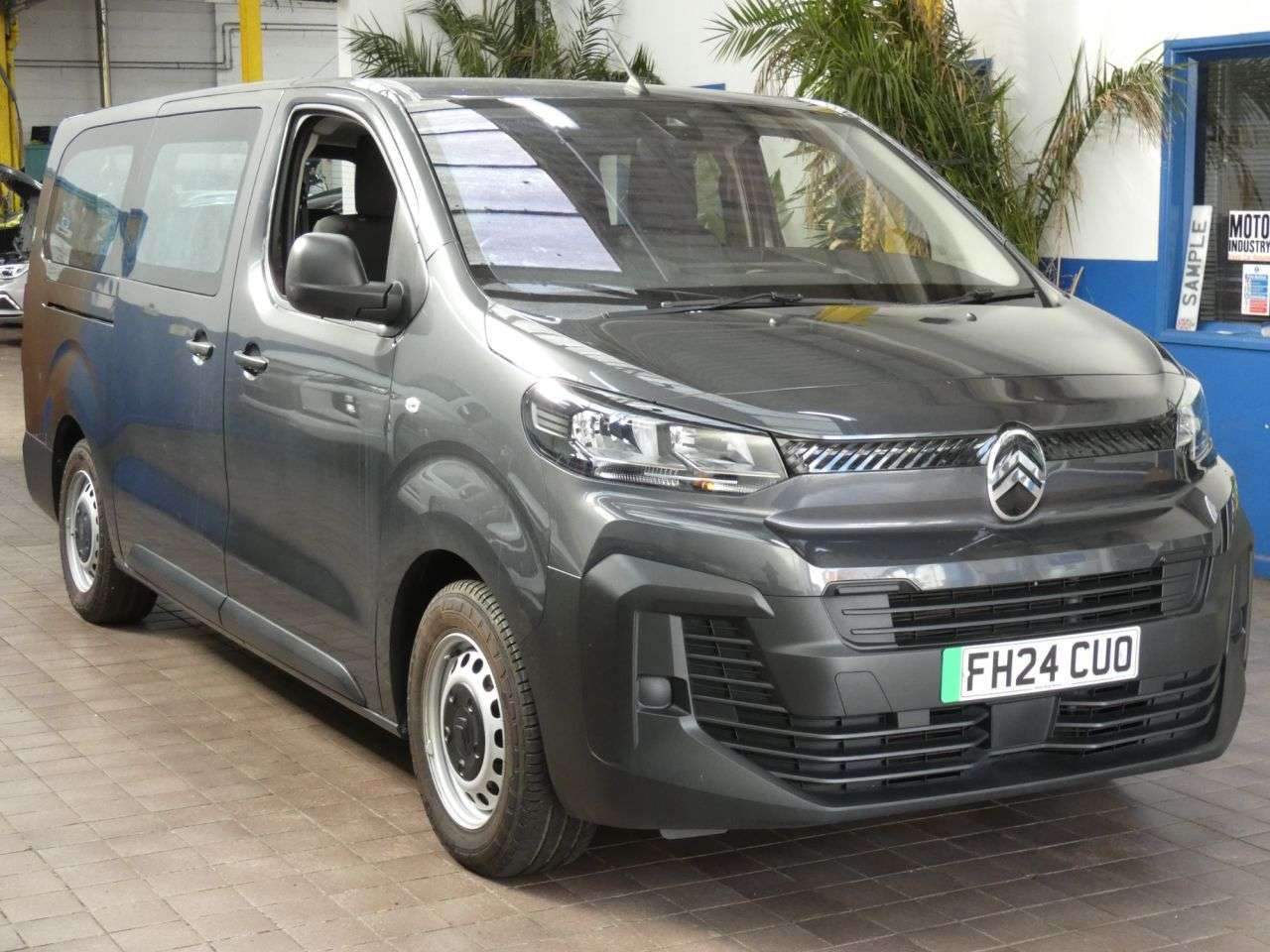 A 2024 CITROEN E-SPACETOURER 75kWh YOU! MPV 5dr Electric Auto LWB (11kW Charger) (136 ps) LOW MILES 1 OW A 2024 CITROEN E-SPACETOURER 75kWh YOU! MPV 5dr Electric Auto LWB (11kW Charger) (136 ps) LOW MILES 1 OW
