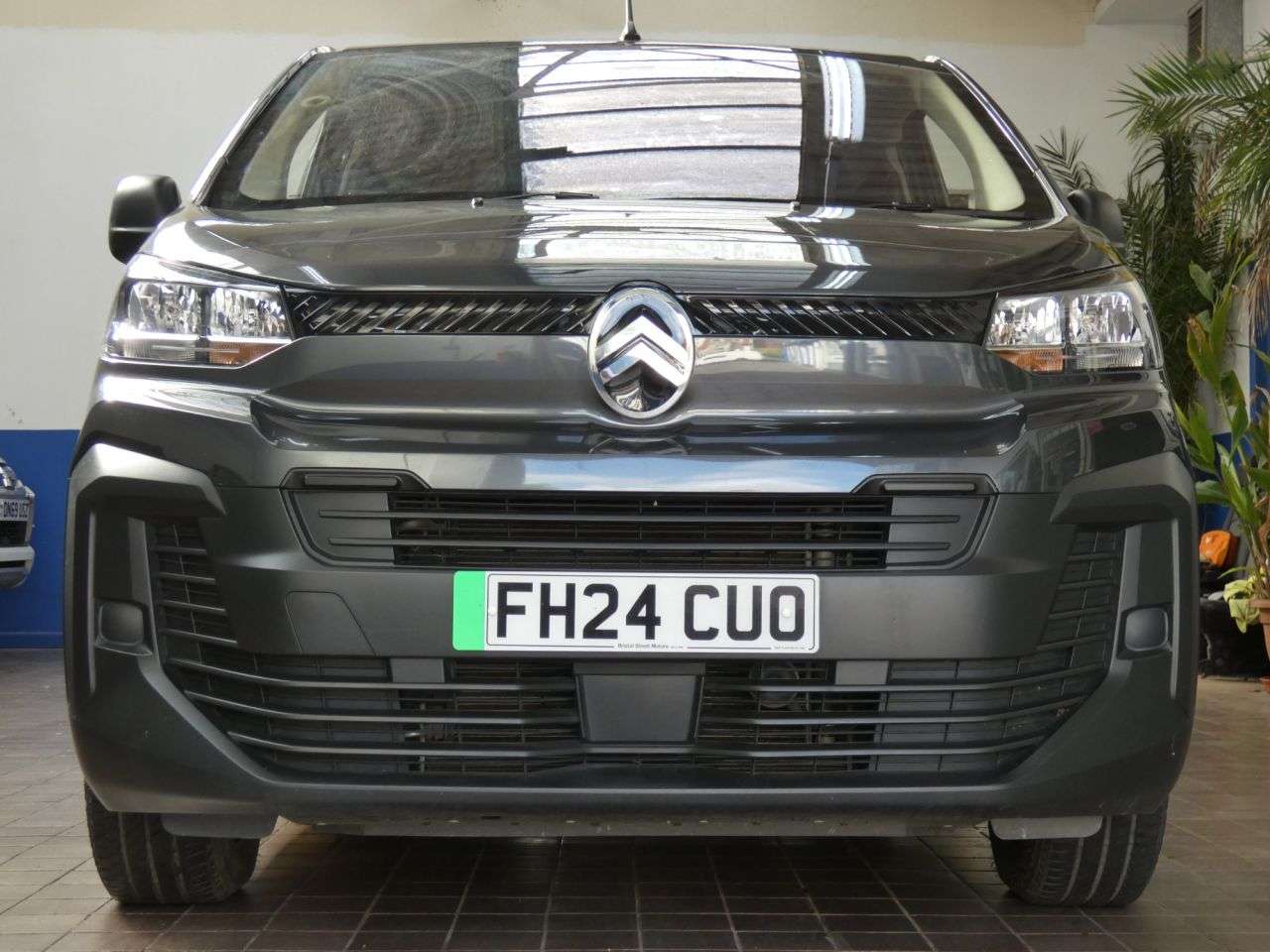 A 2024 CITROEN E-SPACETOURER 75kWh YOU! MPV 5dr Electric Auto LWB (11kW Charger) (136 ps) LOW MILES 1 OW A 2024 CITROEN E-SPACETOURER 75kWh YOU! MPV 5dr Electric Auto LWB (11kW Charger) (136 ps) LOW MILES 1 OW