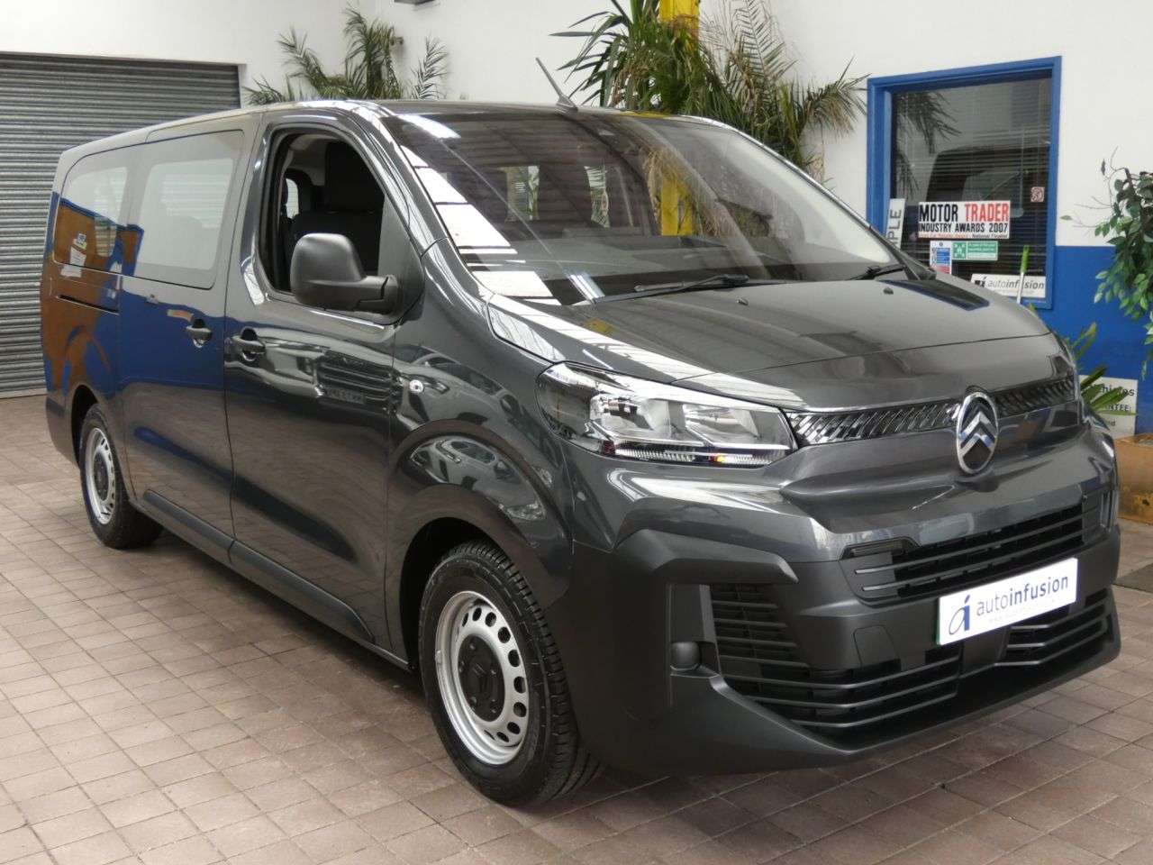 A 2024 CITROEN E-SPACETOURER 75kWh YOU! MPV 5dr Electric Auto LWB (11kW Charger) (136 ps) LOW MILES 1 OW A 2024 CITROEN E-SPACETOURER 75kWh YOU! MPV 5dr Electric Auto LWB (11kW Charger) (136 ps) LOW MILES 1 OW
