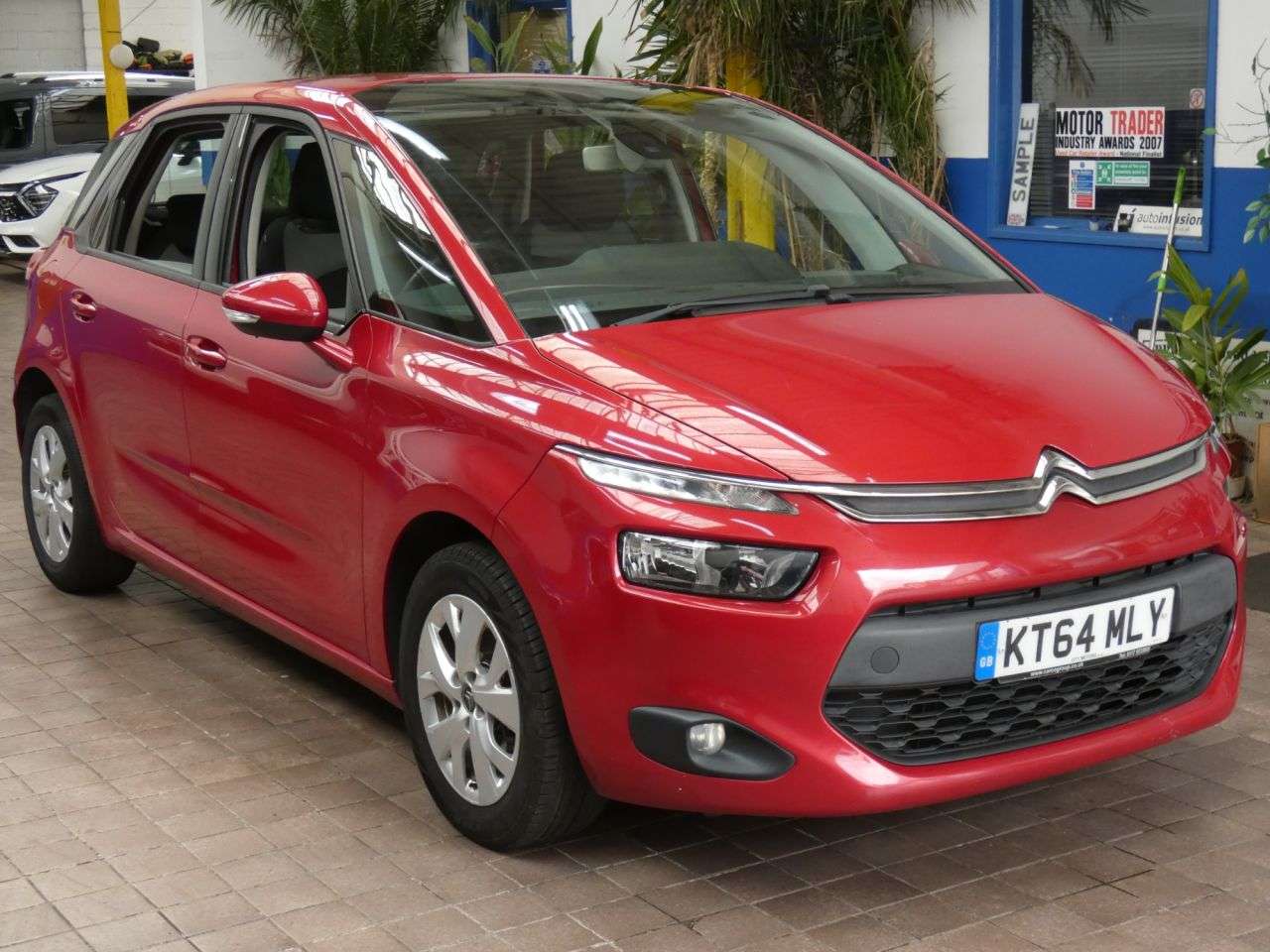 A 2015 CITROEN C4 PICASSO 1.6 HDi VTR+ MPV 5dr Diesel Manual Euro 5 (90 ps) SERVICE HISTORY 11 SERVIC A 2015 CITROEN C4 PICASSO 1.6 HDi VTR+ MPV 5dr Diesel Manual Euro 5 (90 ps) SERVICE HISTORY 11 SERVIC