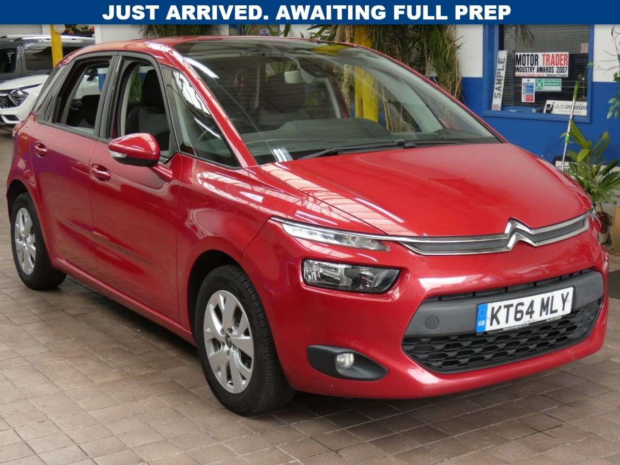 A 2015 CITROEN C4 PICASSO 1.6 HDi VTR+ MPV 5dr Diesel Manual Euro 5 (90 ps) SERVICE HISTORY 11 SERVIC A 2015 CITROEN C4 PICASSO 1.6 HDi VTR+ MPV 5dr Diesel Manual Euro 5 (90 ps) SERVICE HISTORY 11 SERVIC
