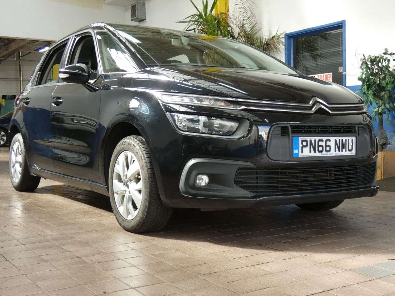 A 2016 CITROEN C4 PICASSO 1.6 BlueHDi Touch Edition MPV 5dr Diesel Manual Euro 6 (s/s) (100 ps) LOW M A 2016 CITROEN C4 PICASSO 1.6 BlueHDi Touch Edition MPV 5dr Diesel Manual Euro 6 (s/s) (100 ps) LOW M