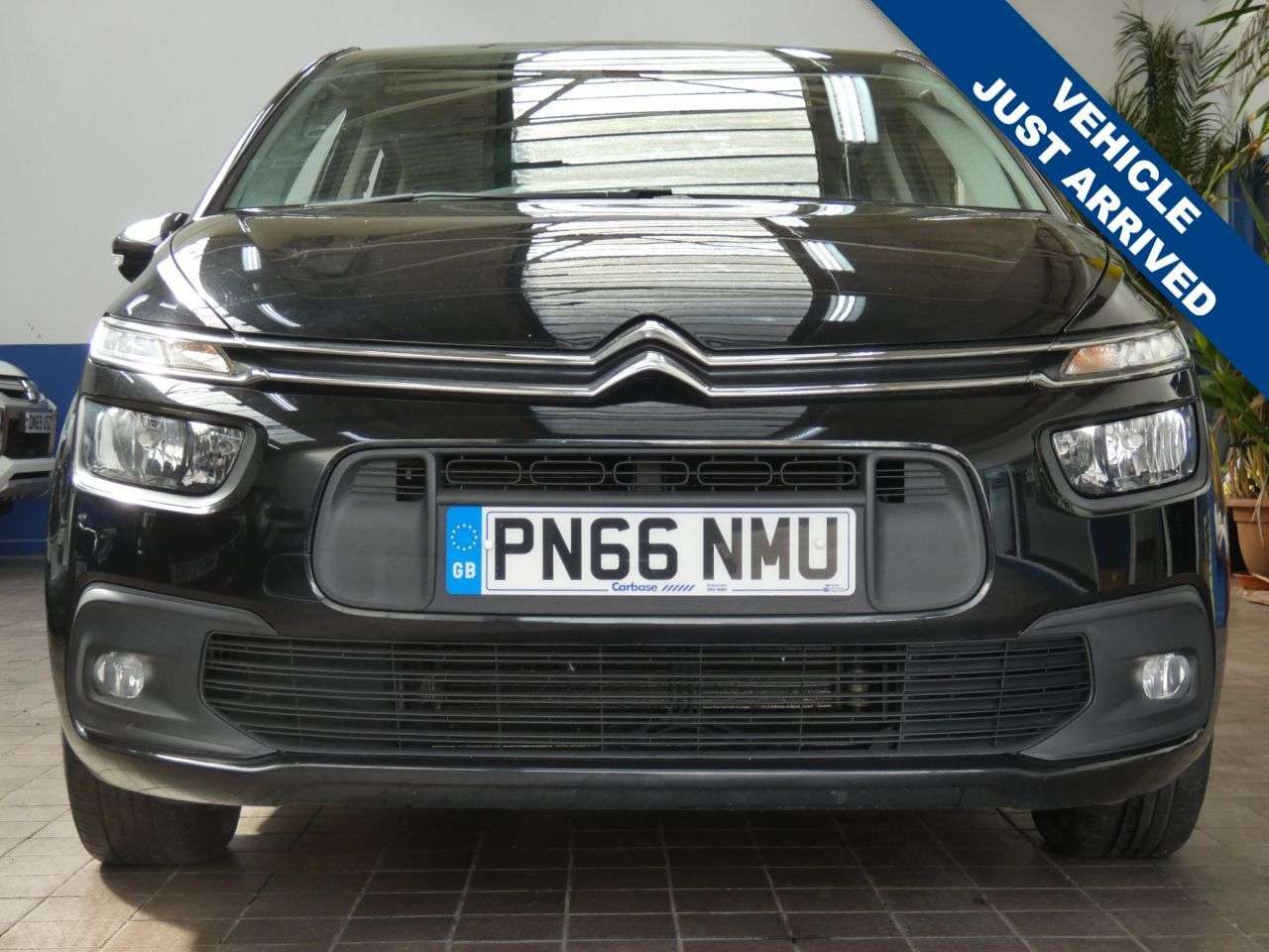 A 2016 CITROEN C4 PICASSO 1.6 BlueHDi Touch Edition MPV 5dr Diesel Manual Euro 6 (s/s) (100 ps) LOW M A 2016 CITROEN C4 PICASSO 1.6 BlueHDi Touch Edition MPV 5dr Diesel Manual Euro 6 (s/s) (100 ps) LOW M