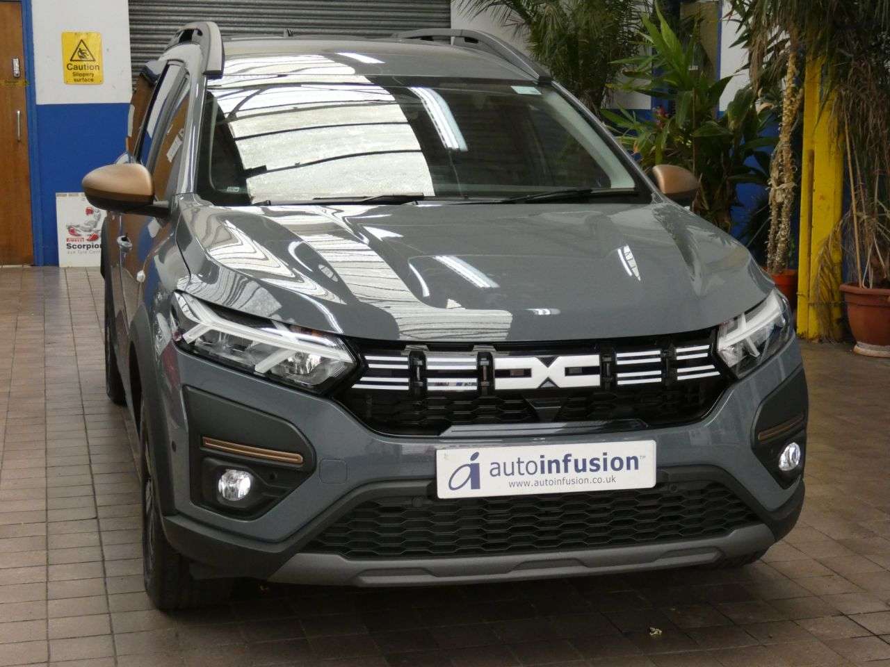 A 2024 DACIA JOGGER 1.6 Hybrid EXTREME MPV 5dr Petrol Hybrid Auto Euro 6 (s/s) (140 ps) GENUINE A 2024 DACIA JOGGER 1.6 Hybrid EXTREME MPV 5dr Petrol Hybrid Auto Euro 6 (s/s) (140 ps) GENUINE