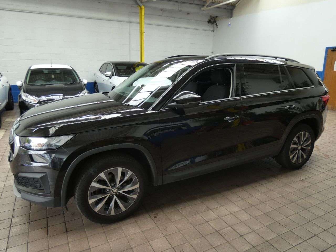 A 2023 SKODA KODIAQ 1.5 TSI ACT SE Drive SUV 5dr Petrol DSG Euro 6 (s/s) (7 Seat) (150 ps) 1 OW A 2023 SKODA KODIAQ 1.5 TSI ACT SE Drive SUV 5dr Petrol DSG Euro 6 (s/s) (7 Seat) (150 ps) 1 OW
