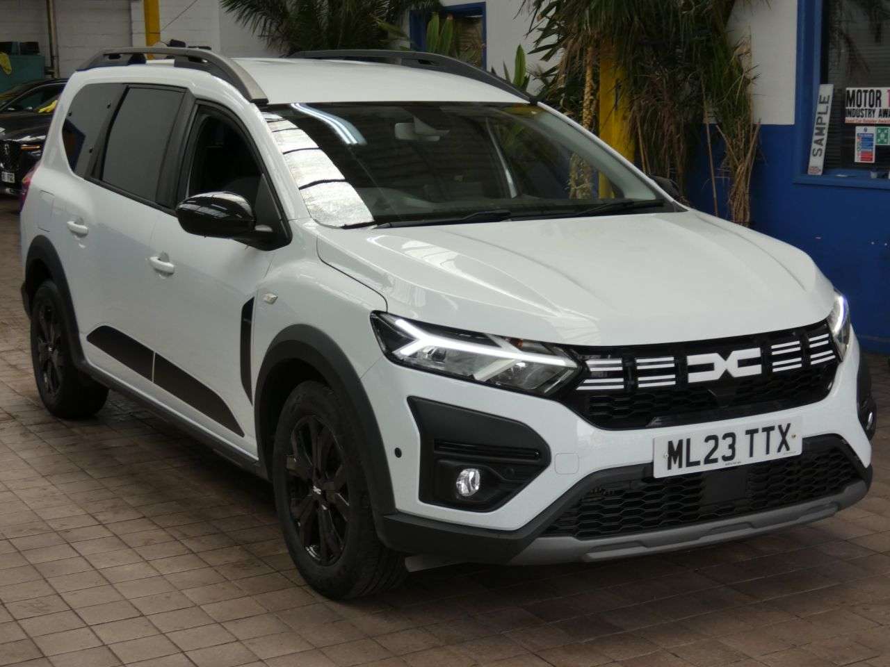 A 2023 DACIA JOGGER 1.0 TCe Extreme SE MPV 5dr Petrol Manual Euro 6 (s/s) (110 ps) 1 OWNER SERV A 2023 DACIA JOGGER 1.0 TCe Extreme SE MPV 5dr Petrol Manual Euro 6 (s/s) (110 ps) 1 OWNER SERV